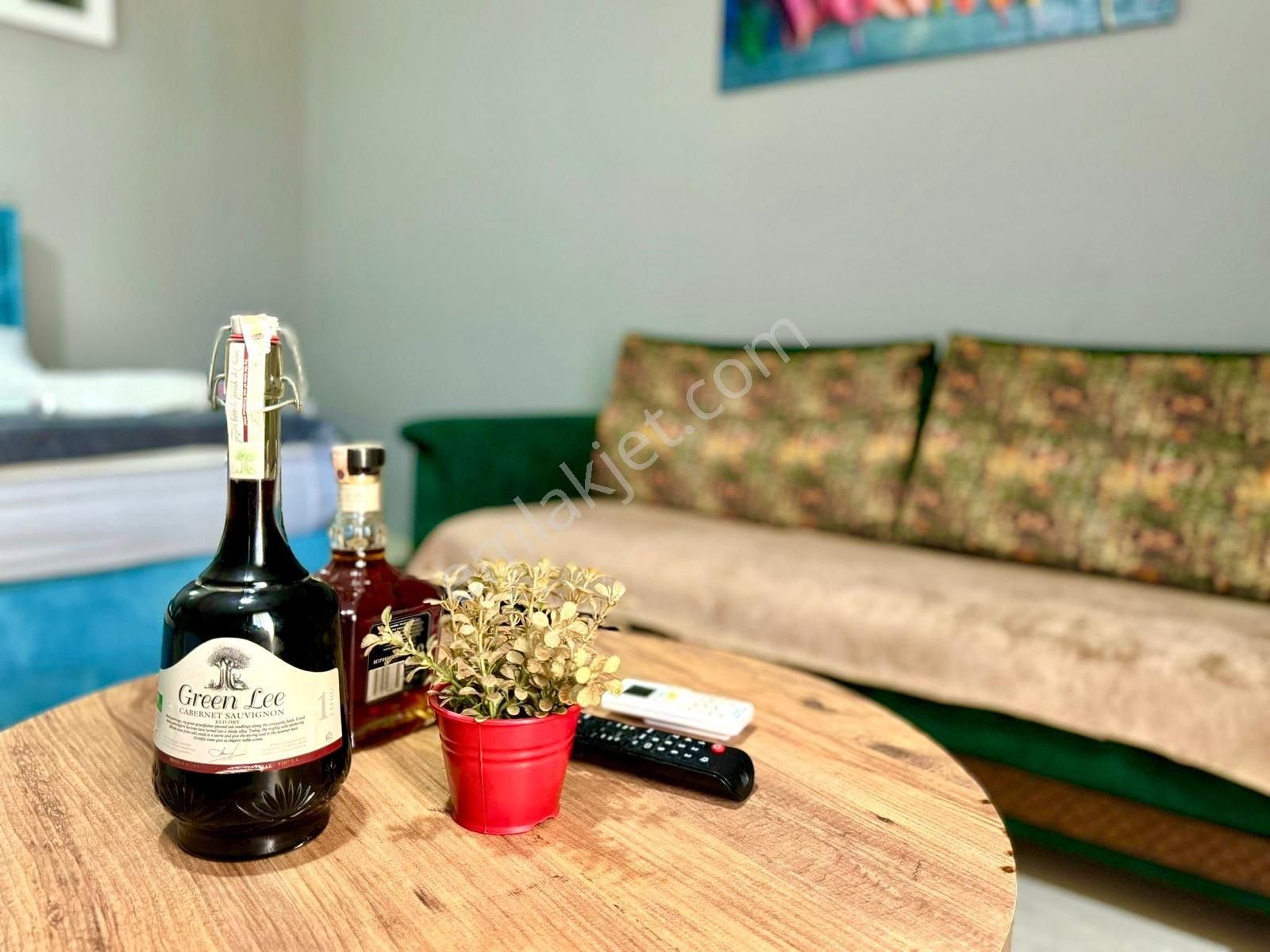 Fatih Bölgesi Teraslı Jakuzili Otoparklı Lüks Dizayn Günlük Daireler 7/24 - Görsel 19