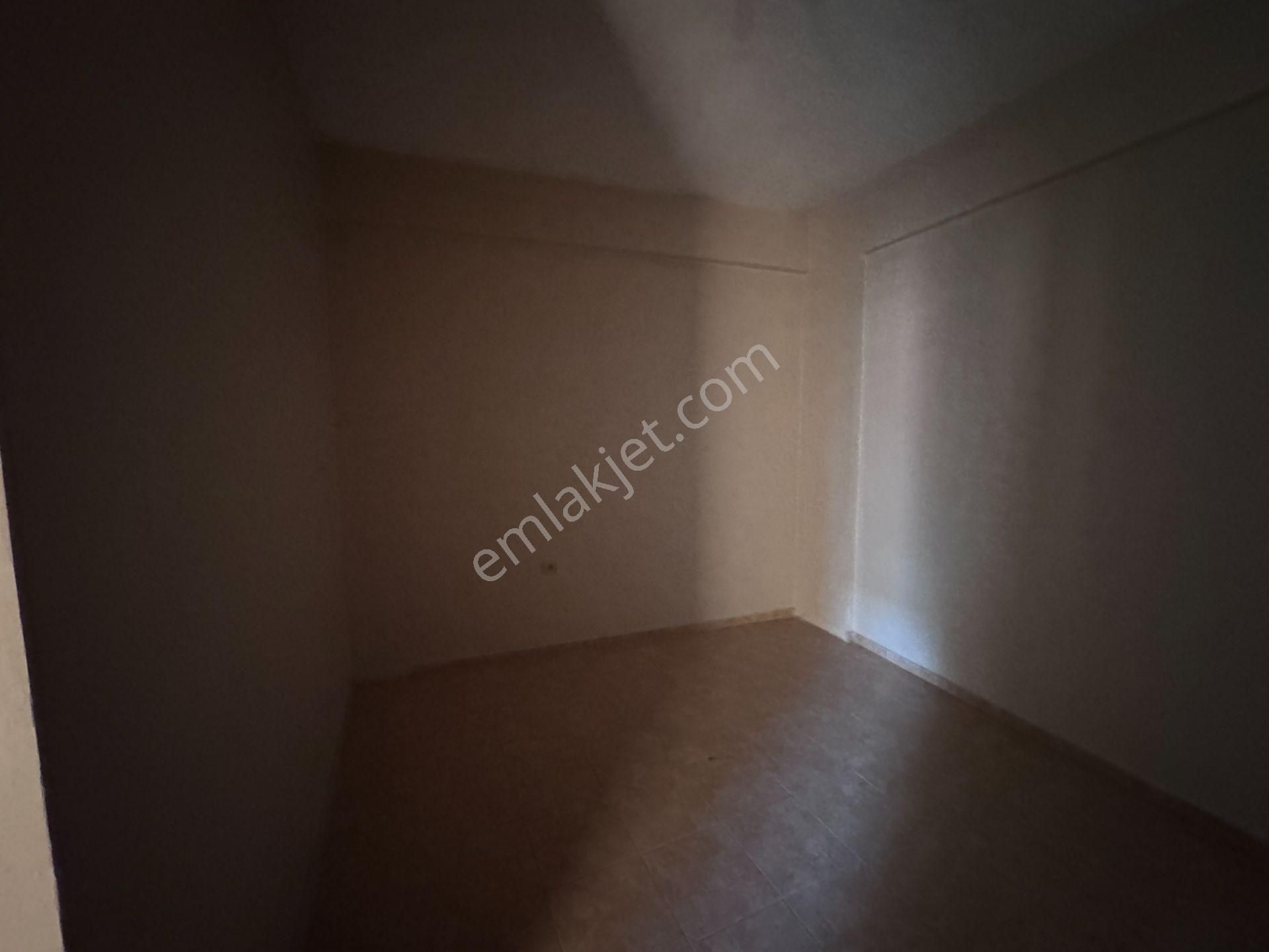 Gümüşpala Mahallesinde Doğalgazlı 2+1 Kiralık Daire - Görsel 10