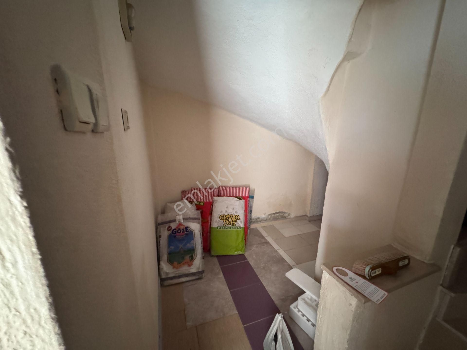 Gümüşpala Mahallesinde Doğalgazlı 2+1 Kiralık Daire - Görsel 18