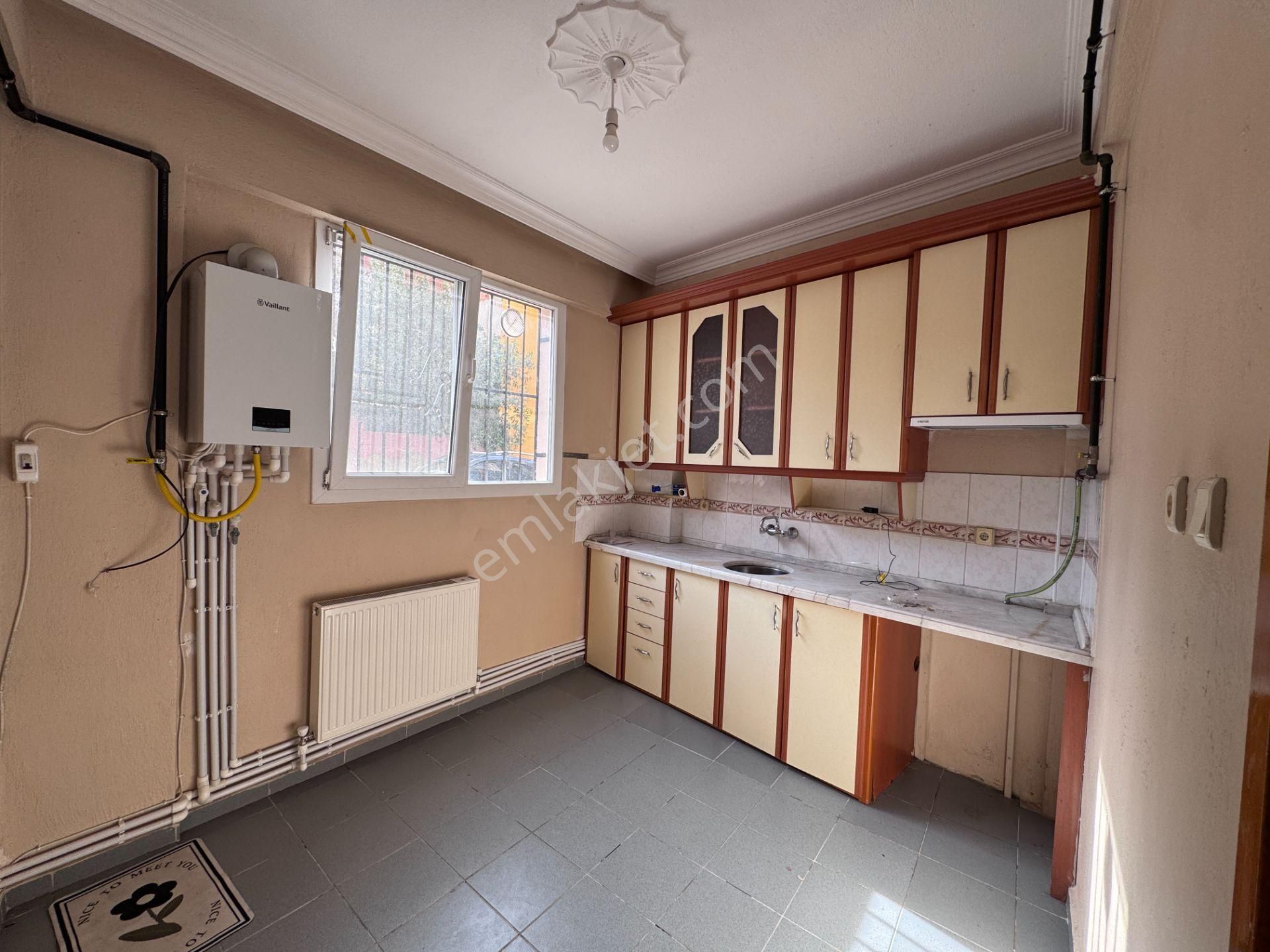 Gümüşpala Mahallesinde Doğalgazlı 2+1 Kiralık Daire - Görsel 4