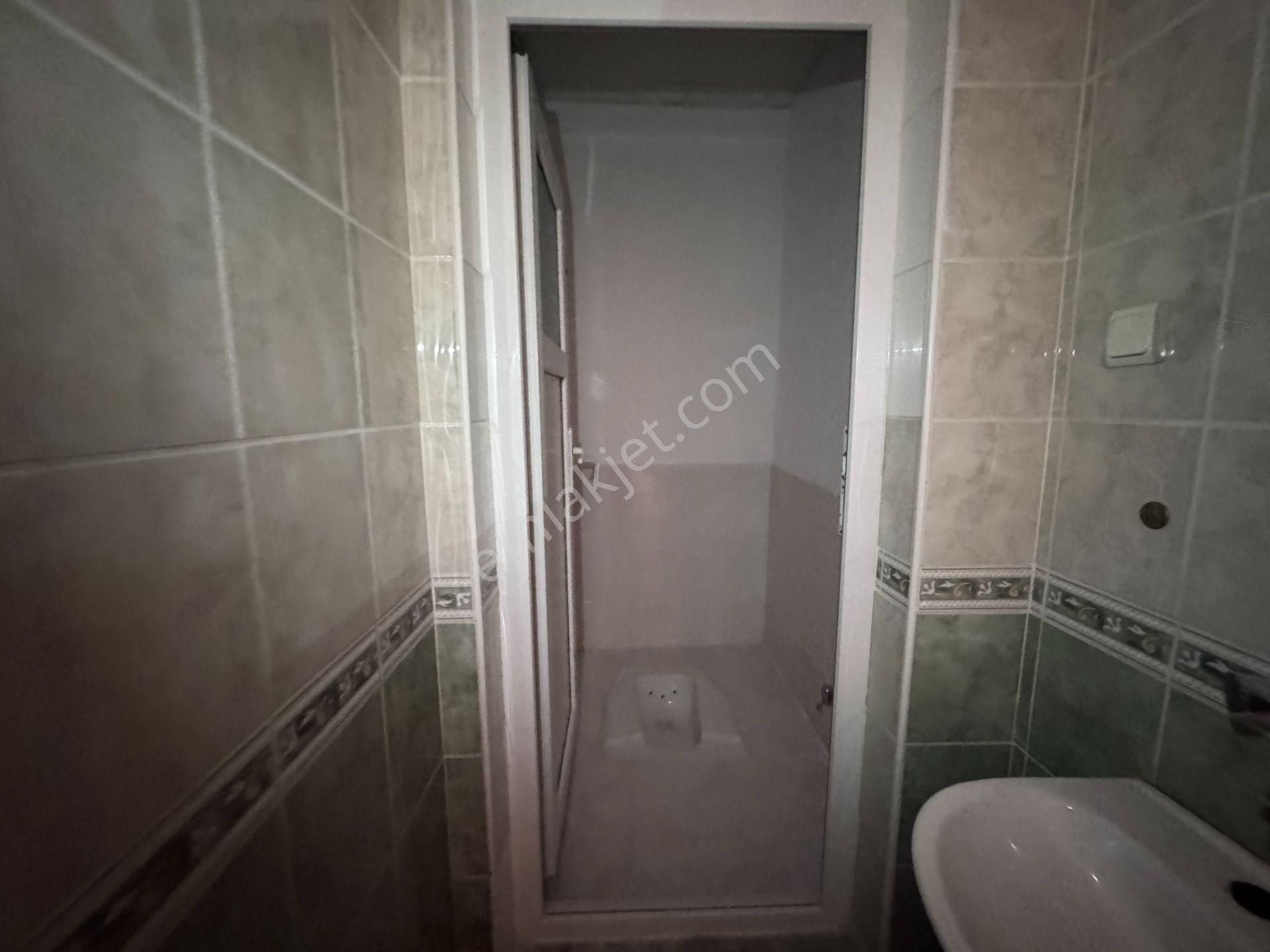 Gümüşpala Mahallesinde Doğalgazlı 2+1 Kiralık Daire - Görsel 15