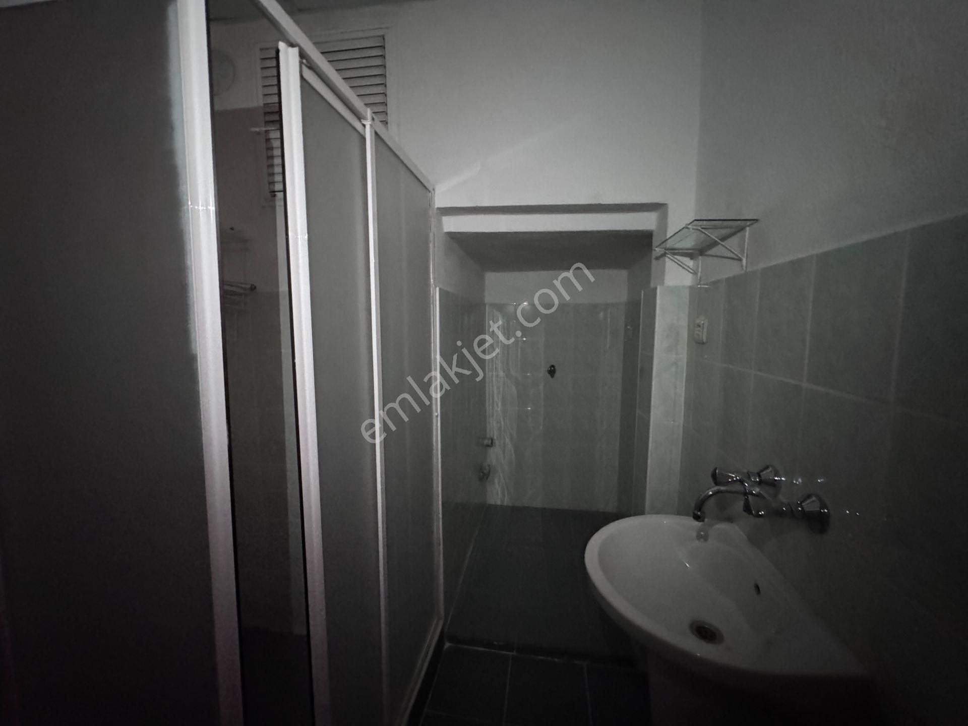 Gümüşpala Mahallesinde Doğalgazlı 2+1 Kiralık Daire - Görsel 13