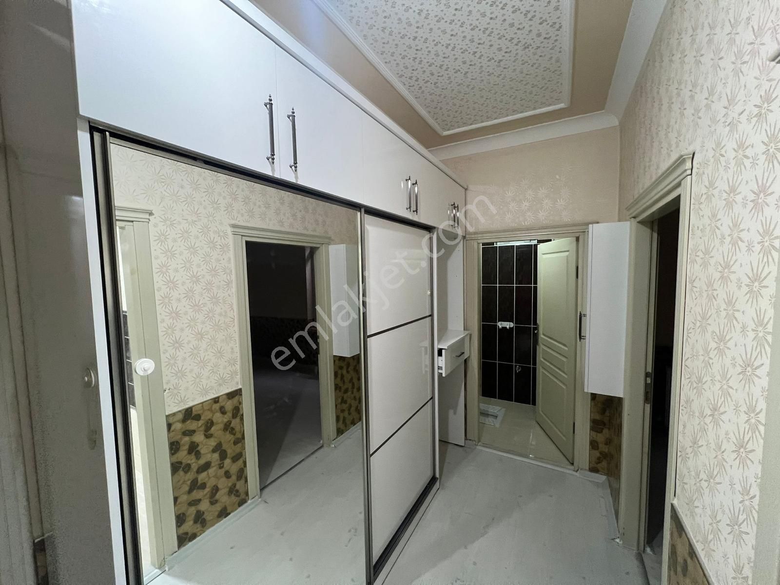 Aktepe Merkezde Asansörlü Bahçeli Kullanışlı 2+1 Fırsat - Görsel 15