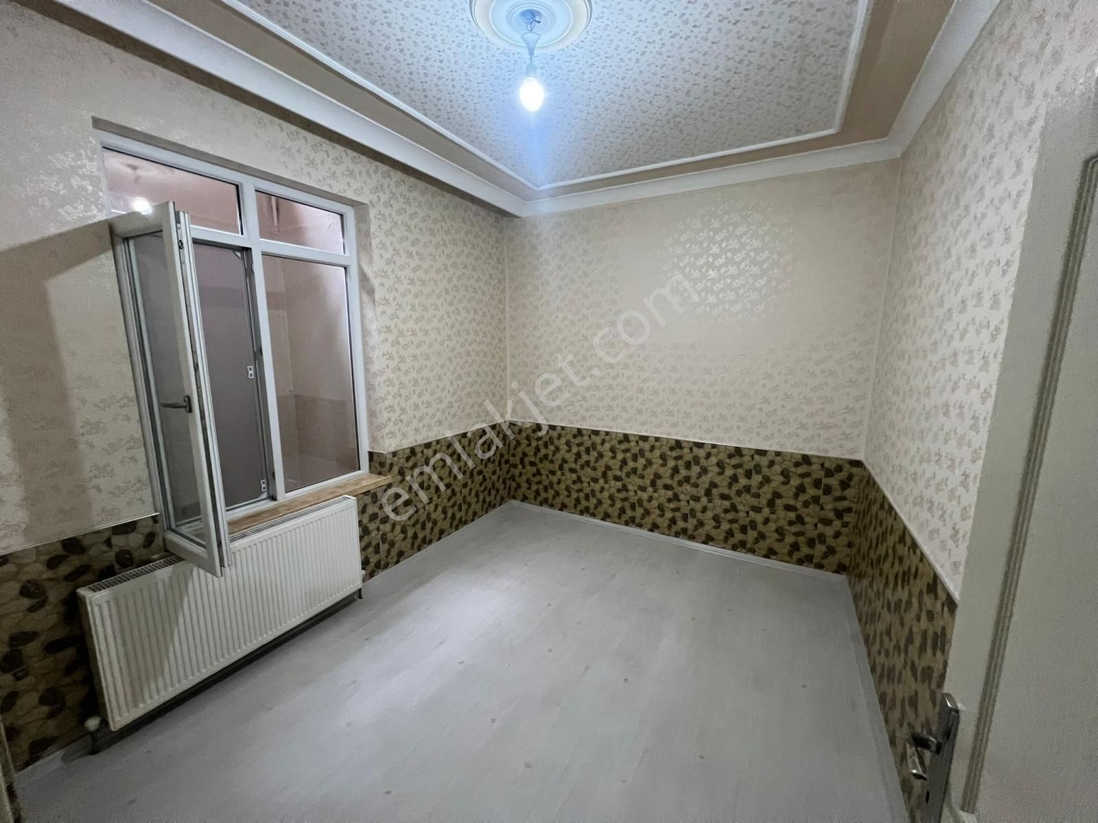 Aktepe Merkezde Asansörlü Bahçeli Kullanışlı 2+1 Fırsat - Görsel 9