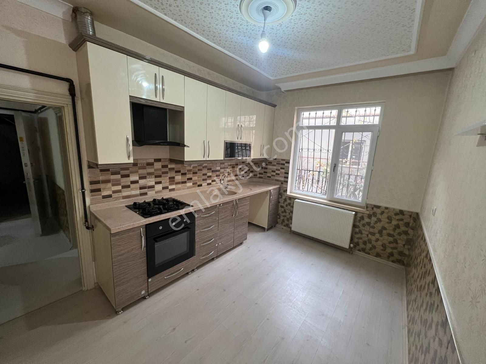 Aktepe Merkezde Asansörlü Bahçeli Kullanışlı 2+1 Fırsat - Görsel 5