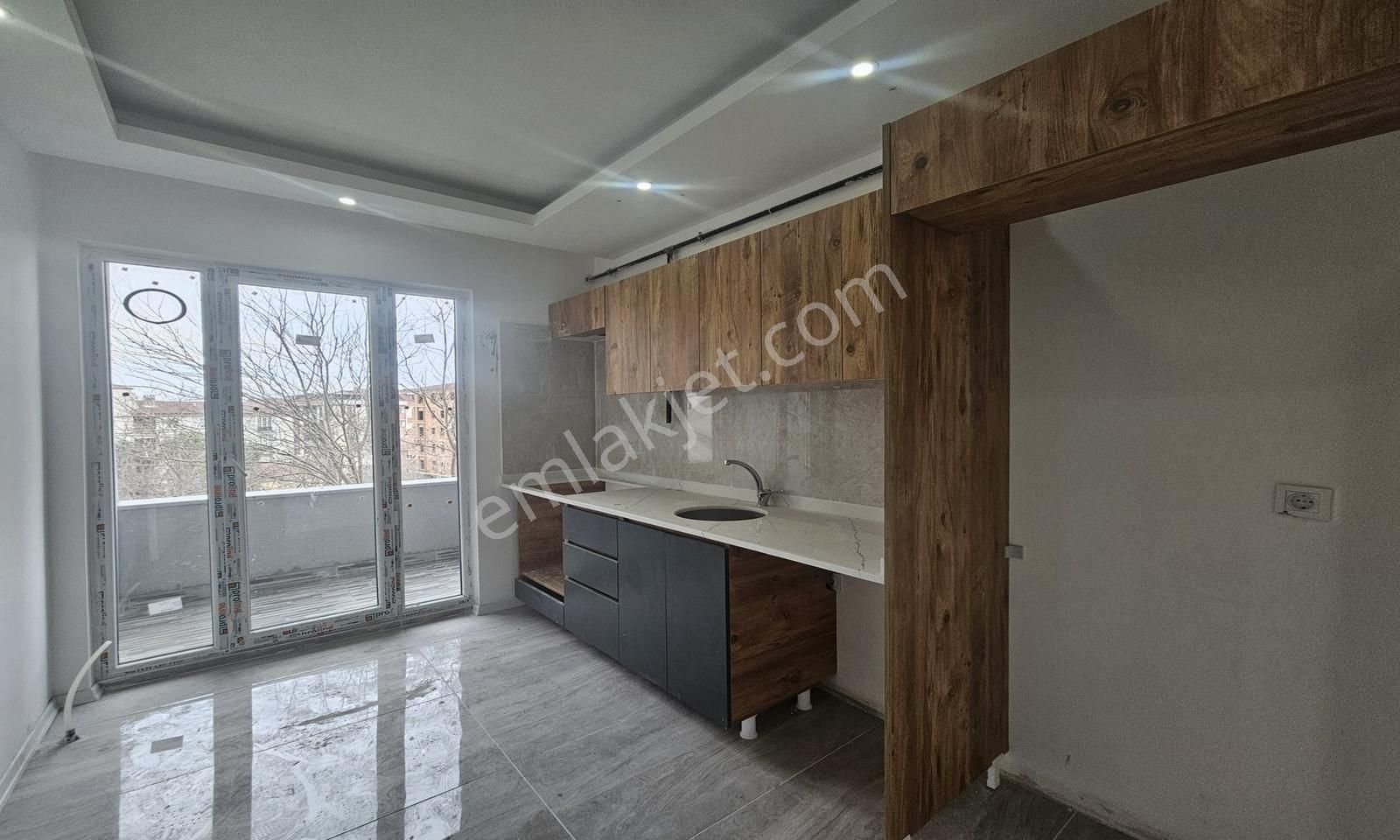 Çerkezköy İstasyon Mah. 2+1 Kat Ve Cephe Seçenekleri Var Sıfır - Görsel 19