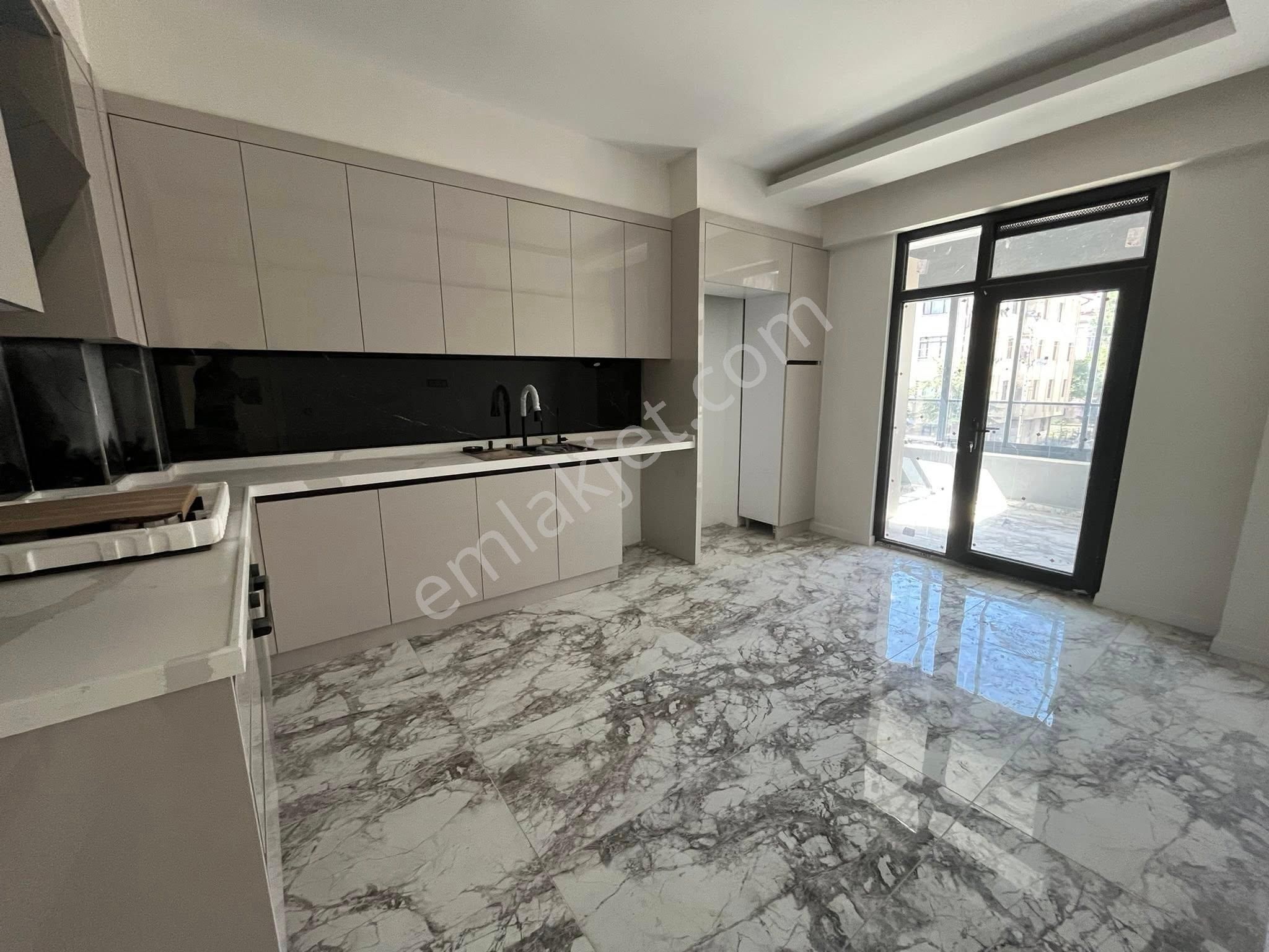 Emrah Çiftci'den Selçuklu Kılıçarslan Mah.selçuk Ecza Deposu Civarı Satılık 3+1 Sıfır Lüks Daire - Görsel 10