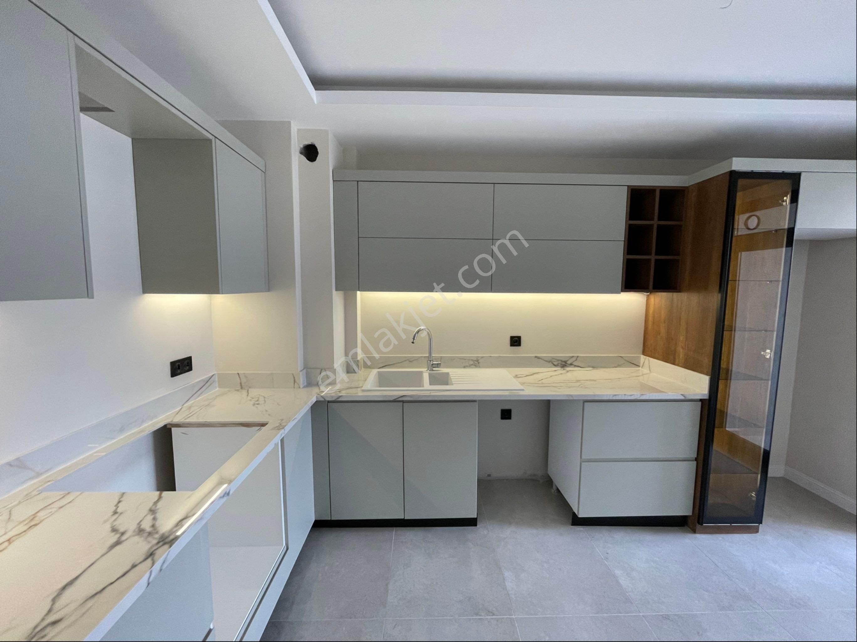 Bahçelievler/sıfır/4+0/lüx Satılık Daire