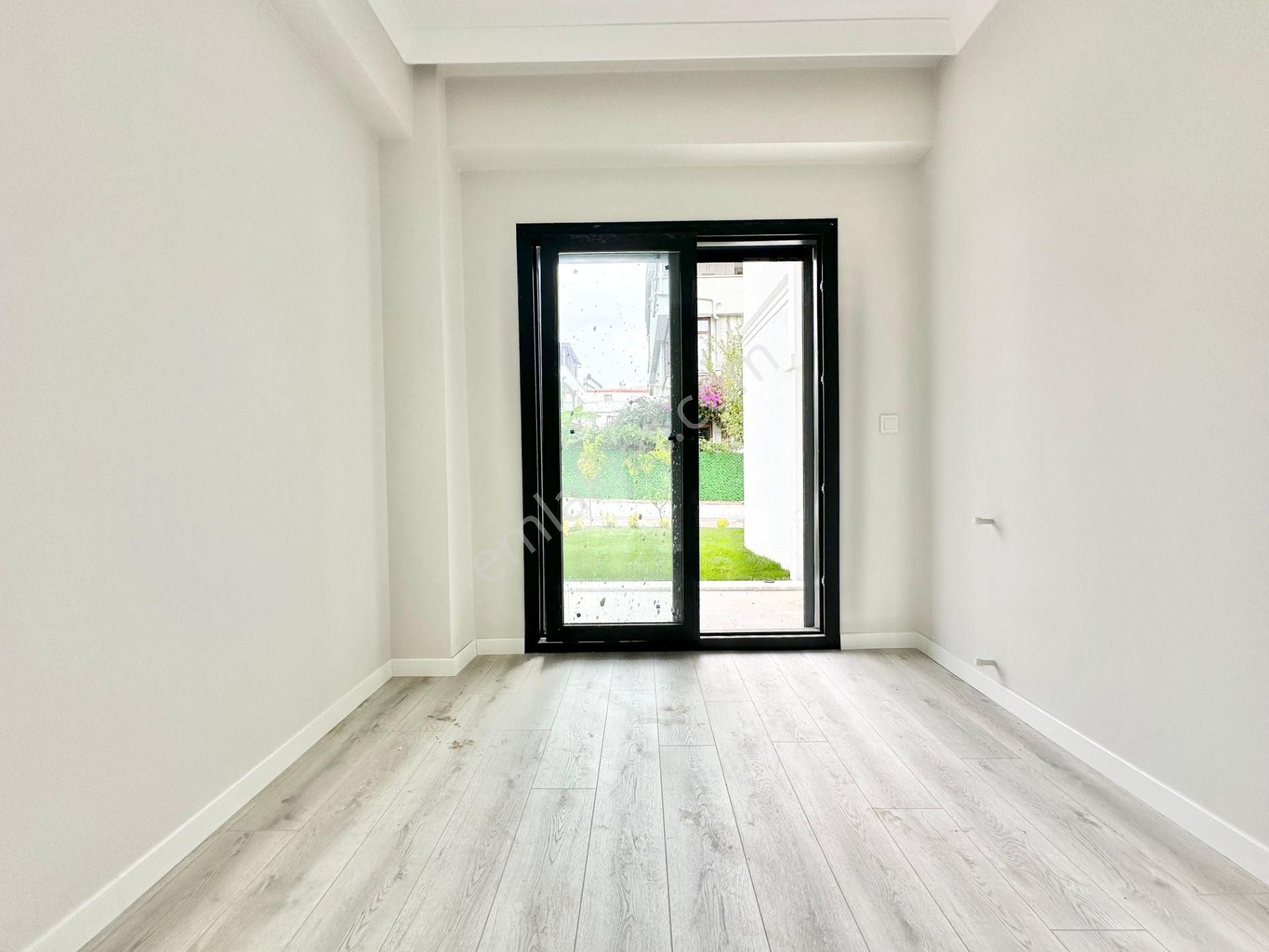 ꧁ay Emlaktan꧂küçükkuyu Mıhlı'da Lüks Butik Sitede Denize 300 M Bahçe Kullanımlı Satılık 2+1 Daire - Görsel 21