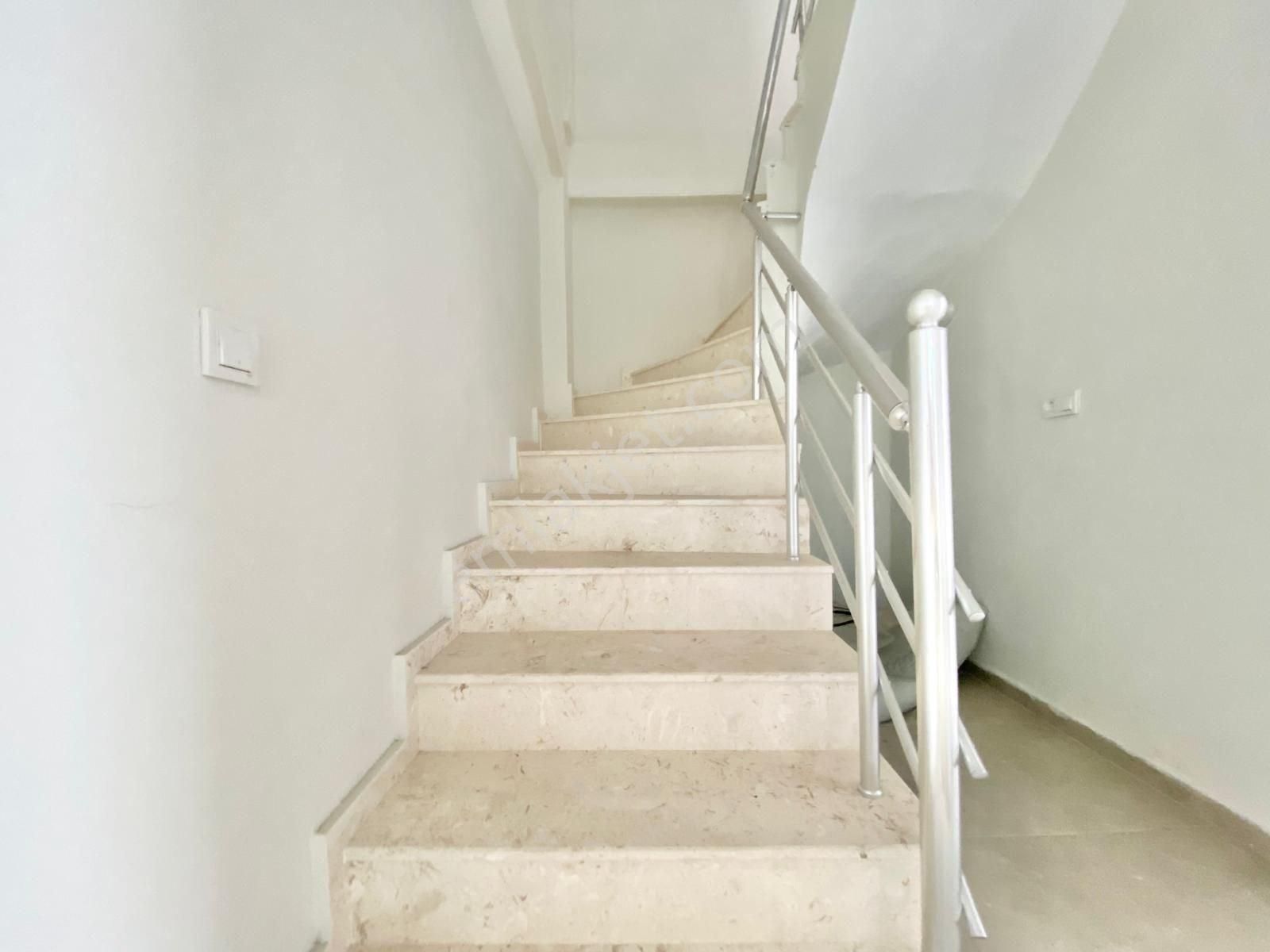 Yükselden Gürede Bölgenin Fırsat 3+1 Villası Satışta - Görsel 7