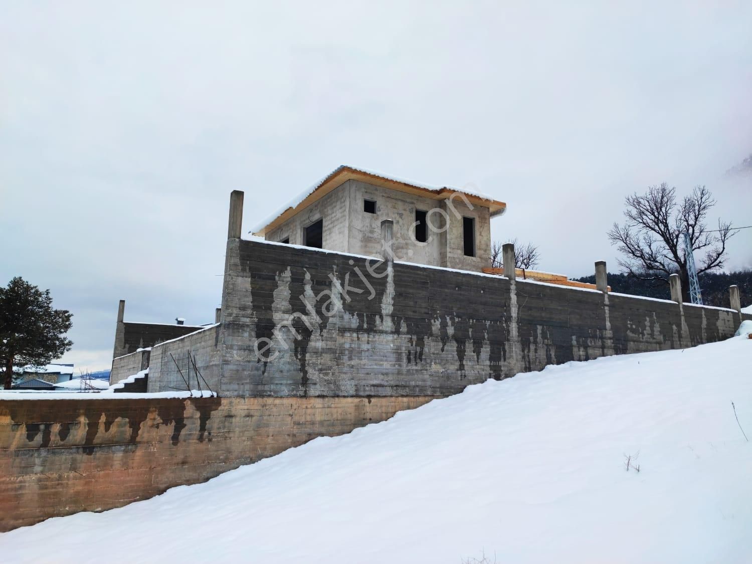 Kar Emlaktan Yenikonacık Bozkırlı Mevkiinde Uç 1 Dönüm Satılık Arsa - Görsel 16