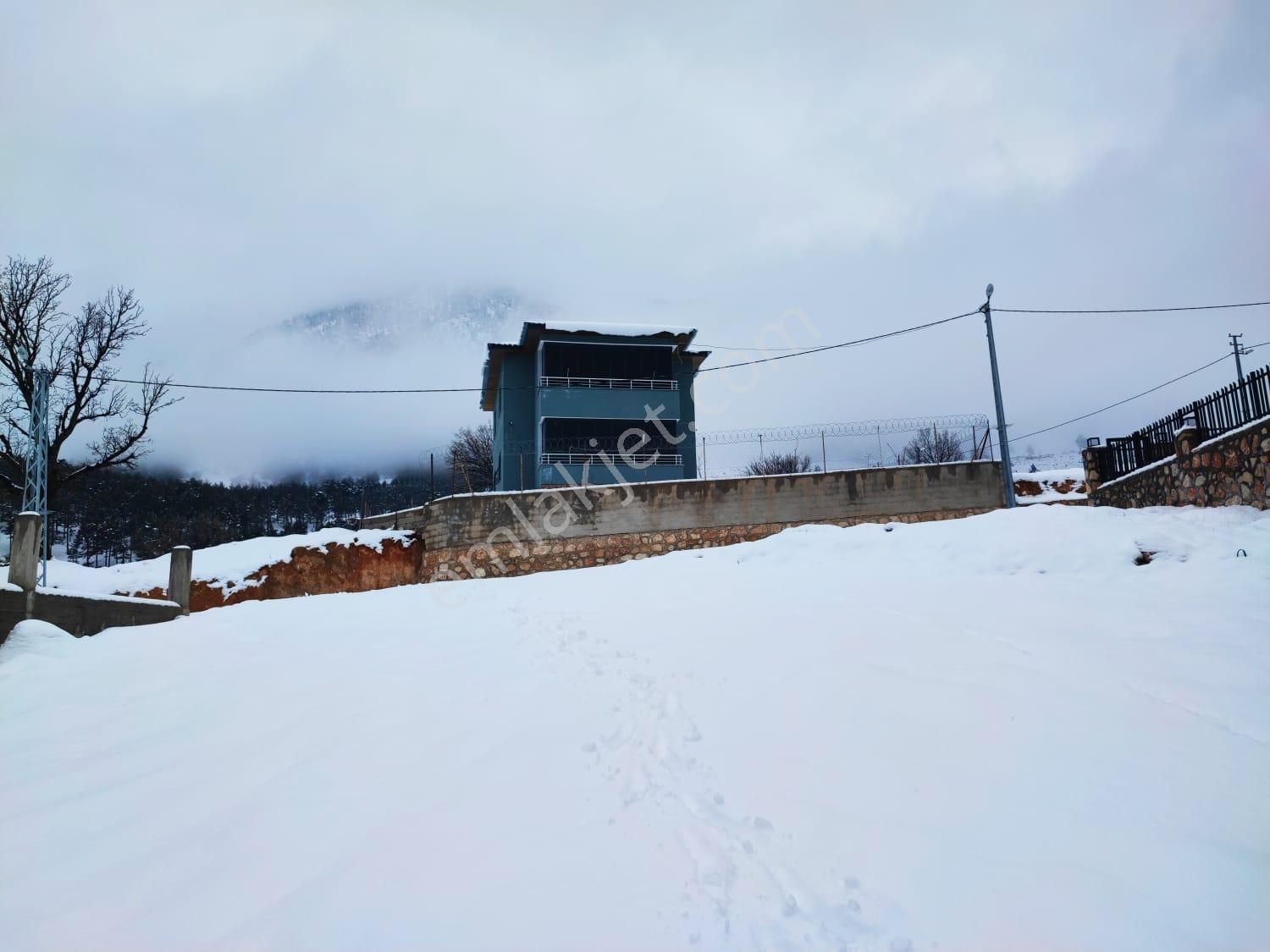 Kar Emlaktan Yenikonacık Bozkırlı Mevkiinde Uç 1 Dönüm Satılık Arsa - Görsel 9