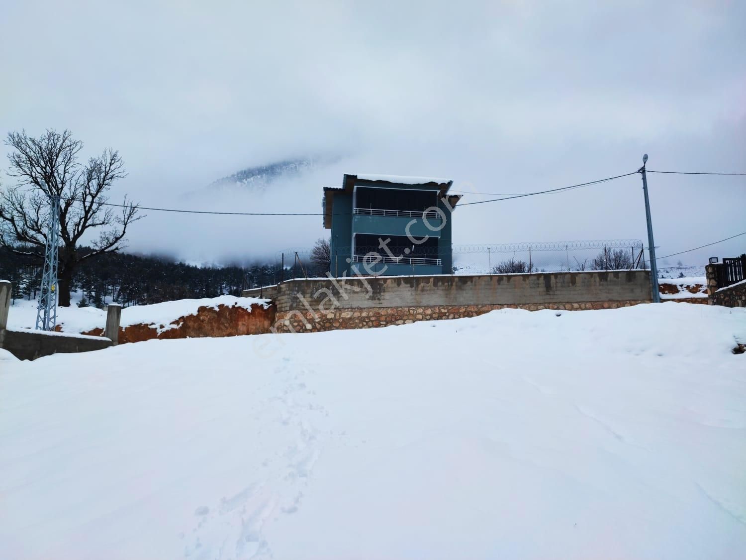 Kar Emlaktan Yenikonacık Bozkırlı Mevkiinde Uç 1 Dönüm Satılık Arsa - Görsel 23