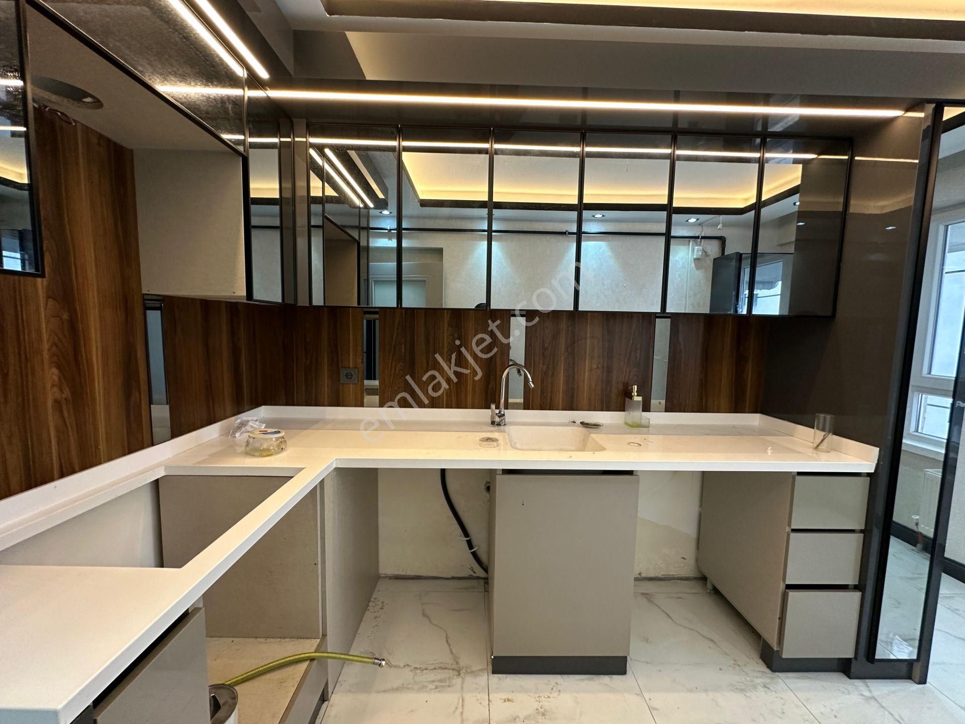 Özçelikler'den Ana Cadde Üzeri Sıfır Full Yapılı 2+1 Daire