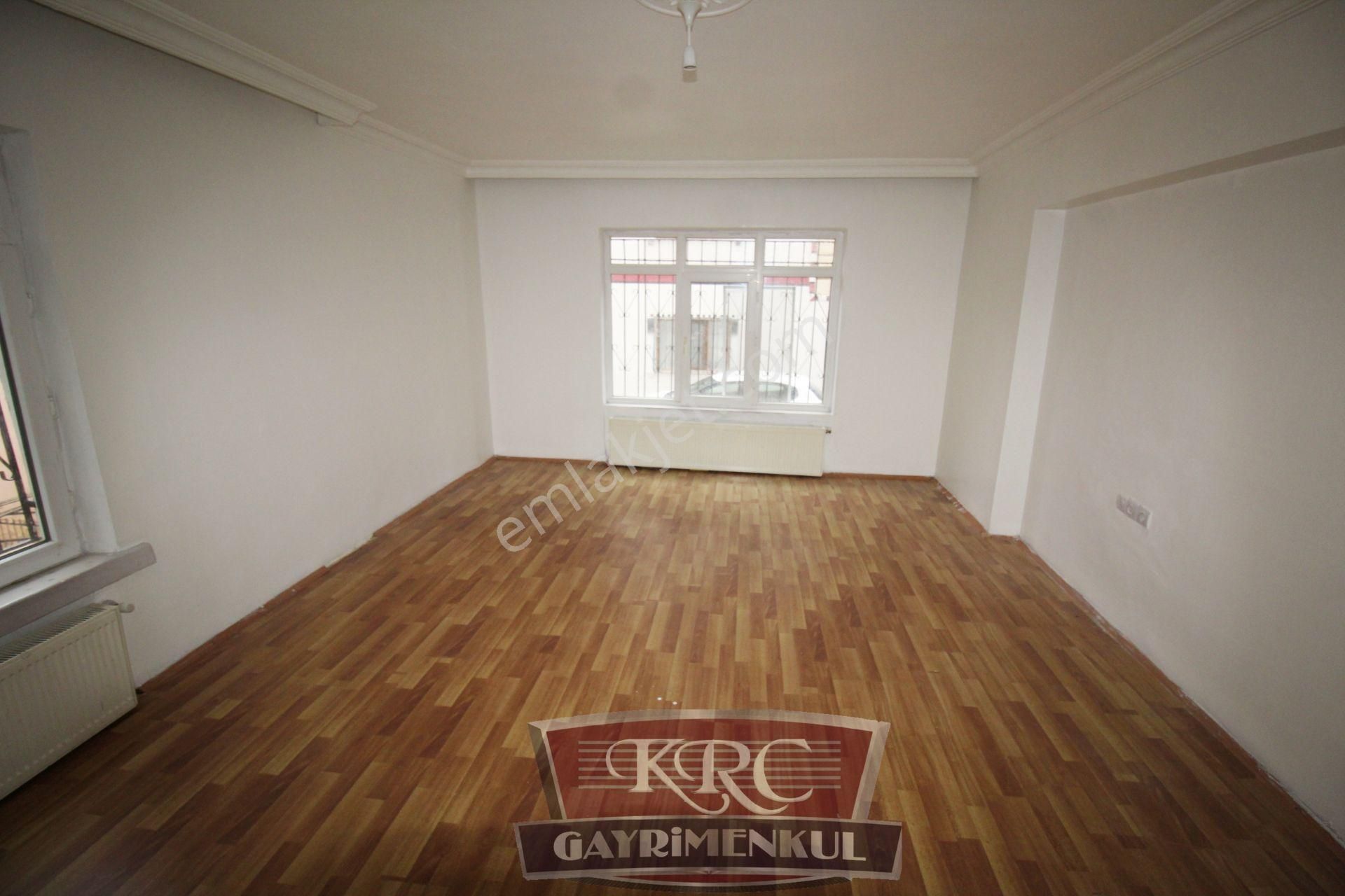 Krc'den Dereboyu Caddesine 5 Dk Mesafede 3+1 Kiralık Daire