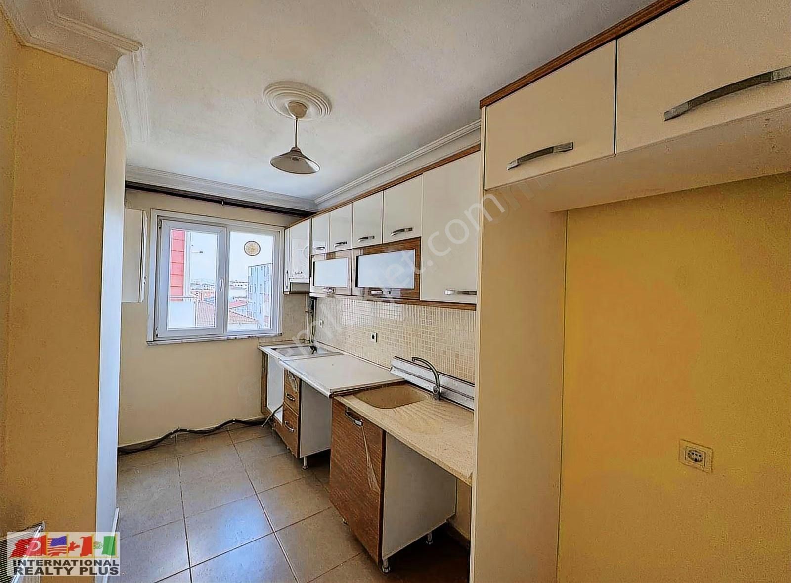 Yayalar Kaptan Apartmanında Geniş 3+1 Kiralık - Görsel 4