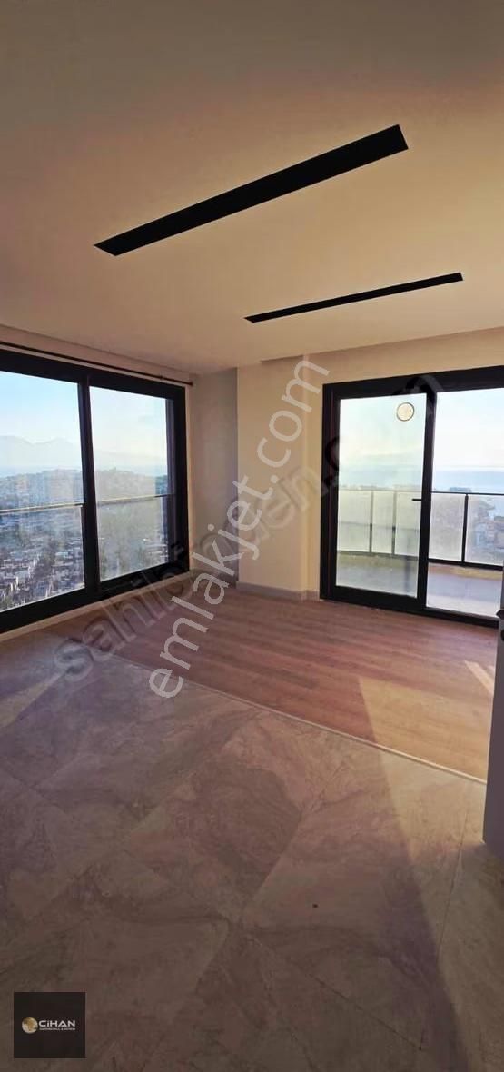 Kuşadası'nda Full Denız Manzaralı Satılık 3 + 1 Daıre - Görsel 12