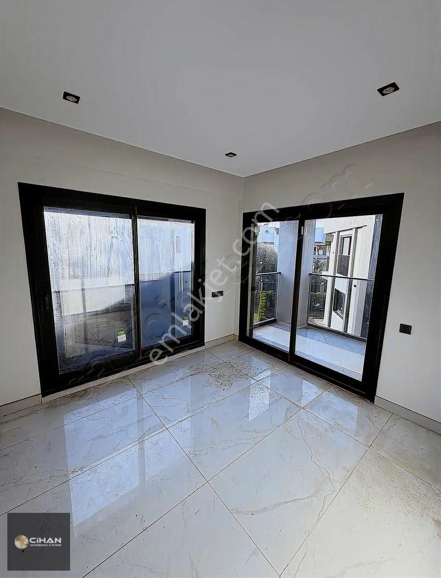 Kuşadası'nda Denize Çok Yakın Özel Havuzlu Yazlık Villa - Görsel 3