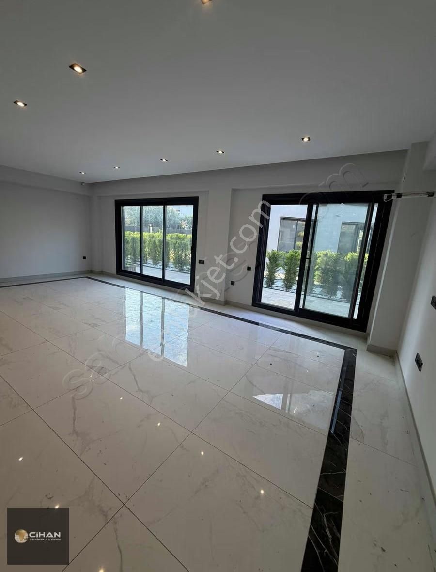 Kuşadası'nda Denize Çok Yakın Özel Havuzlu Yazlık Villa - Görsel 9