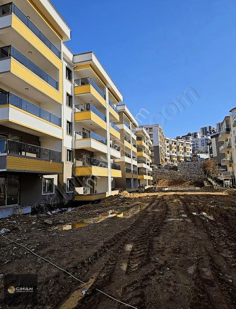 Kuşadasında Oturuma Yakın Projeden 2+1ve1+1 Daireler
