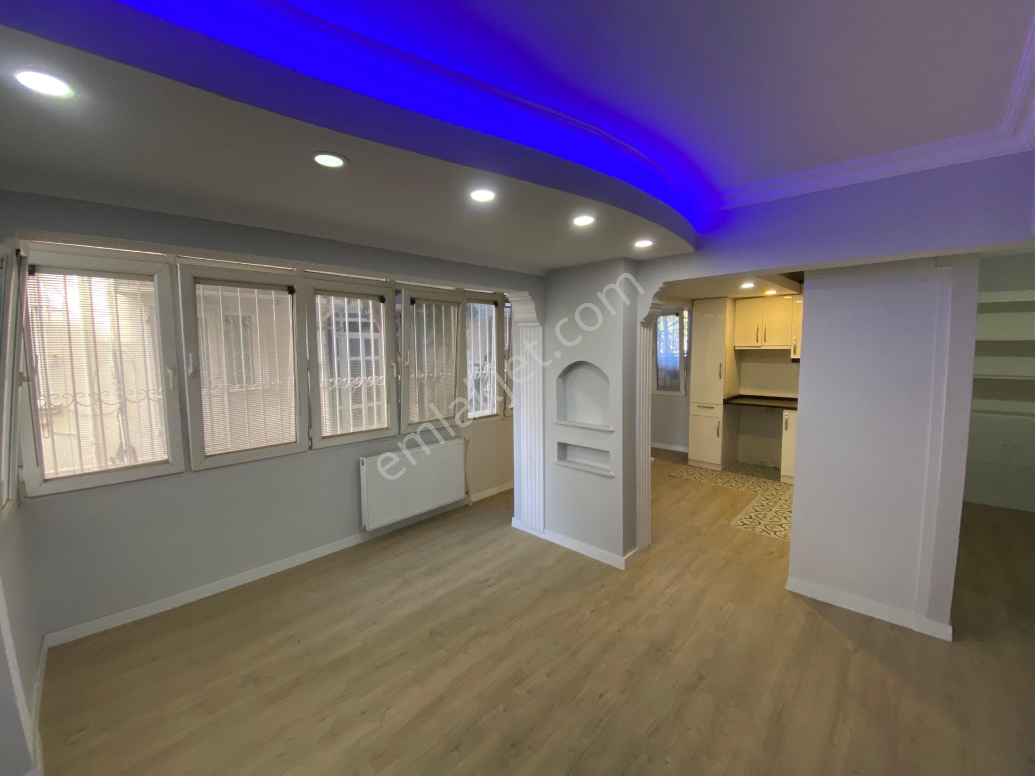 İzmir Konak Kültürpark 26 Ağustos Kapısı’nda, Zemin Kat, İçi Yenilenmiş Kiralık Daire