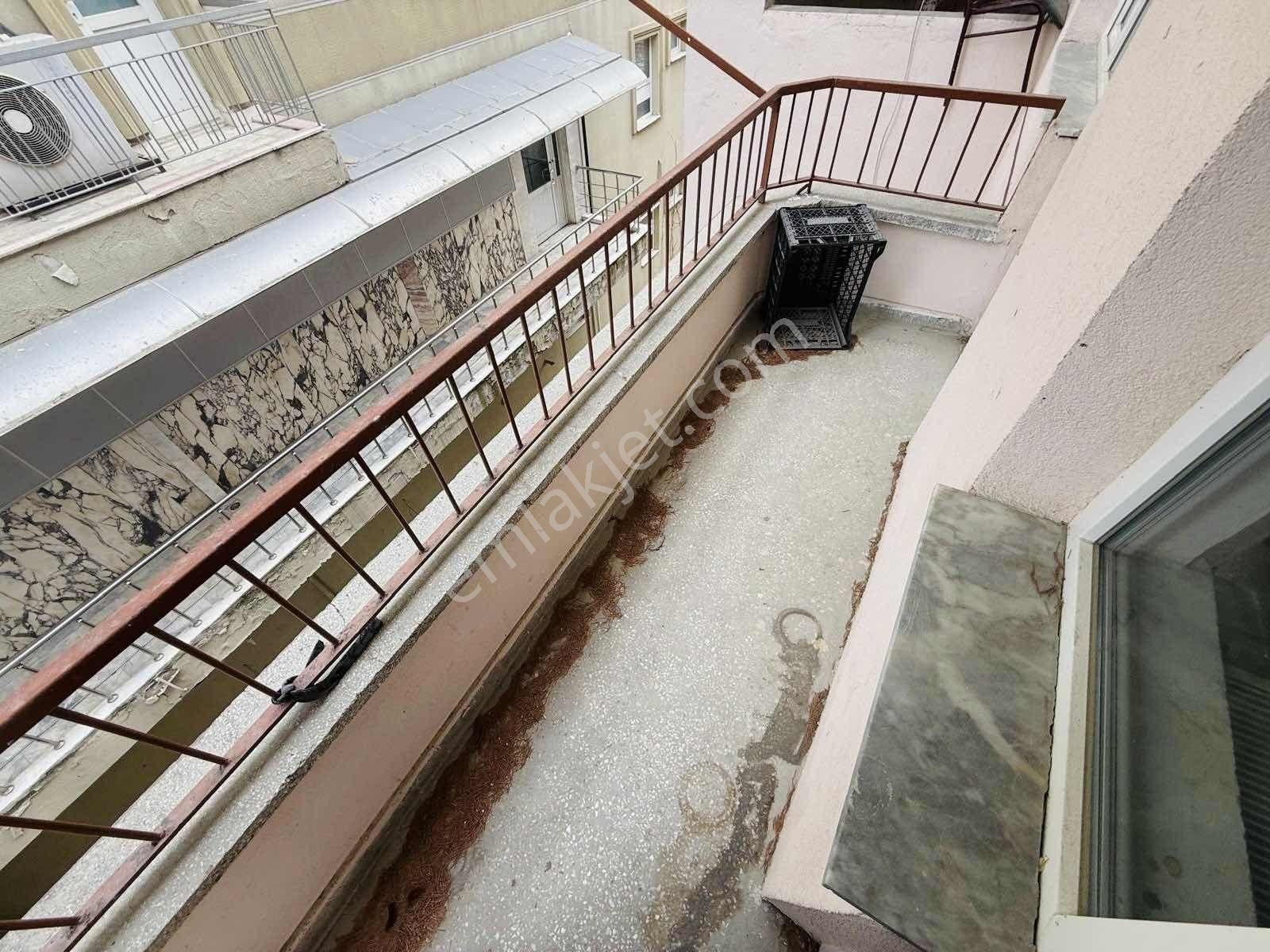 Büyük Kayaş'ta Tren İstasyonu Yakını Ara Kat 3+1 Daire - Görsel 9