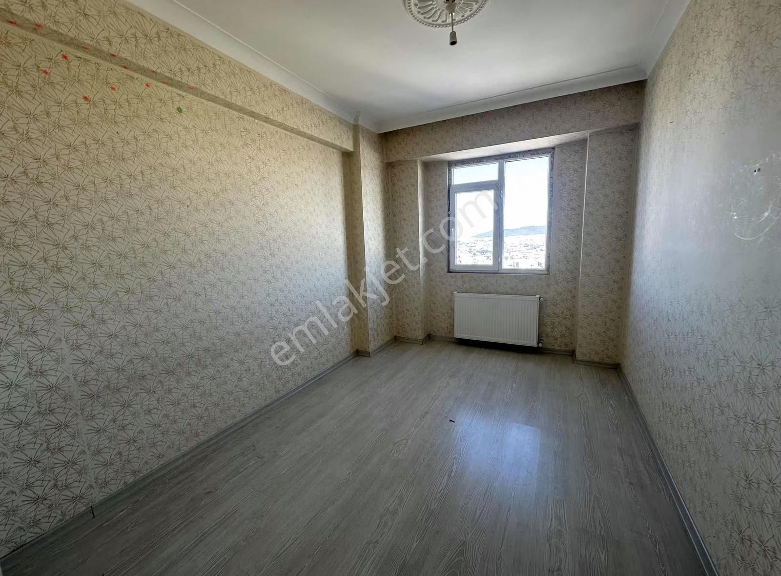 Karaköprü Doğukent Mahallesinde Ara Kat Geniş 3 Odalı Daire - Görsel 2