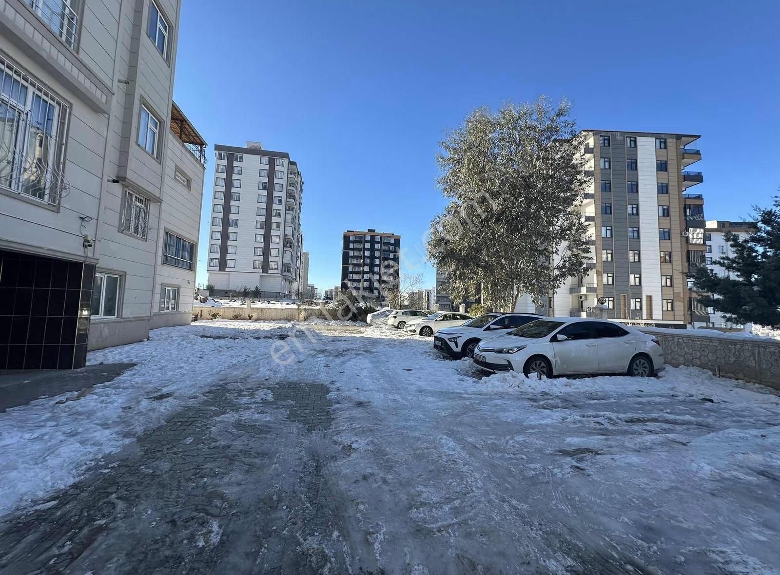 Karaköprü Doğukent Mahallesinde Ara Kat Geniş 3 Odalı Daire - Görsel 3