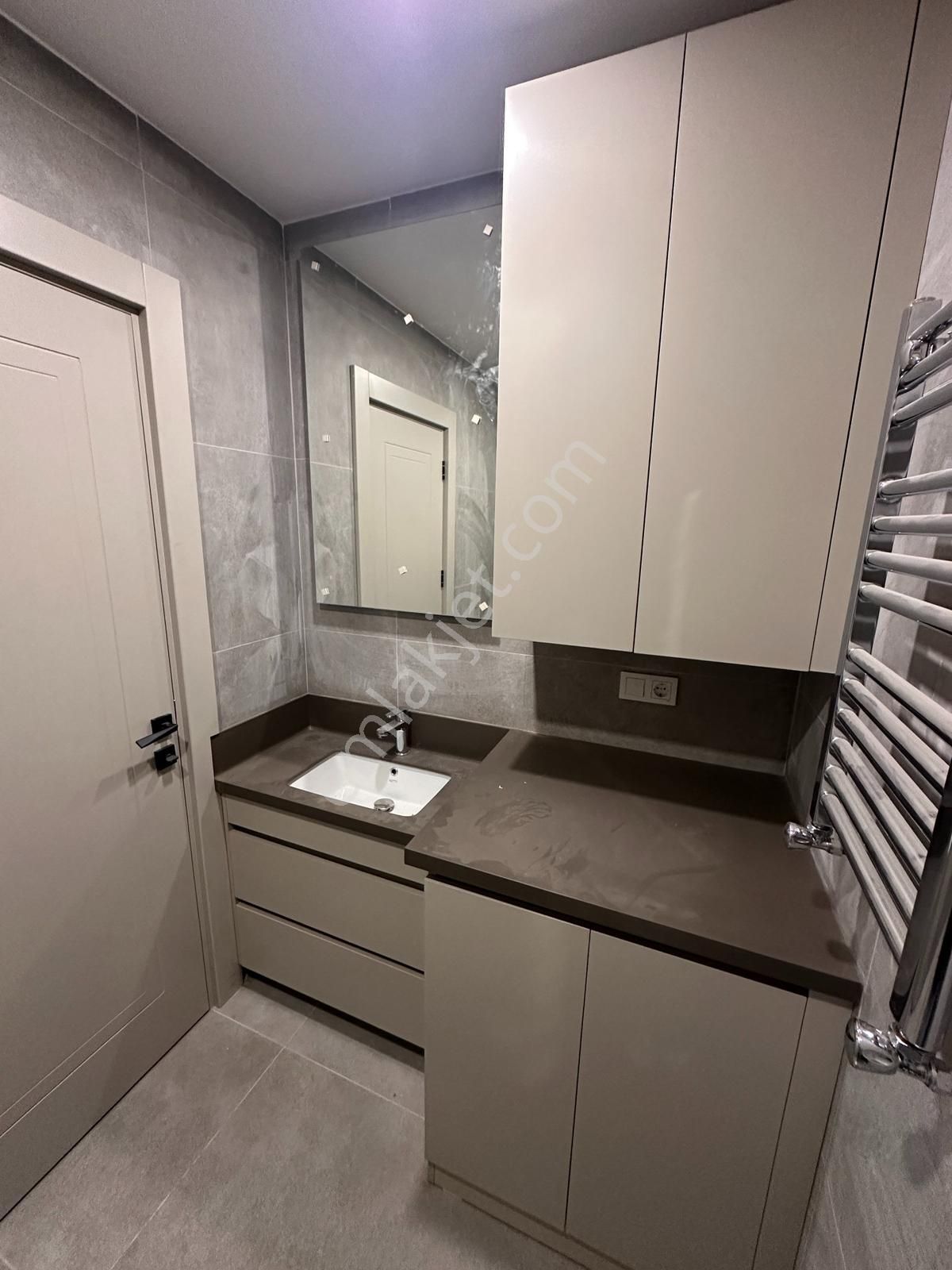 Tamiş'den Bostancı Lunaparkta Sıfır Binada Ön Cephede 2.kat 2+1 - Görsel 32