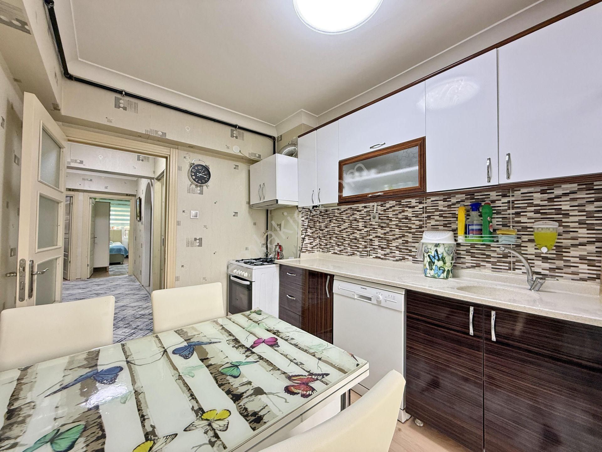 Nam-ak Emlak'tan Önü Açık K.garajlı Kilerli Asansörlü 2+1 Daire - Görsel 5