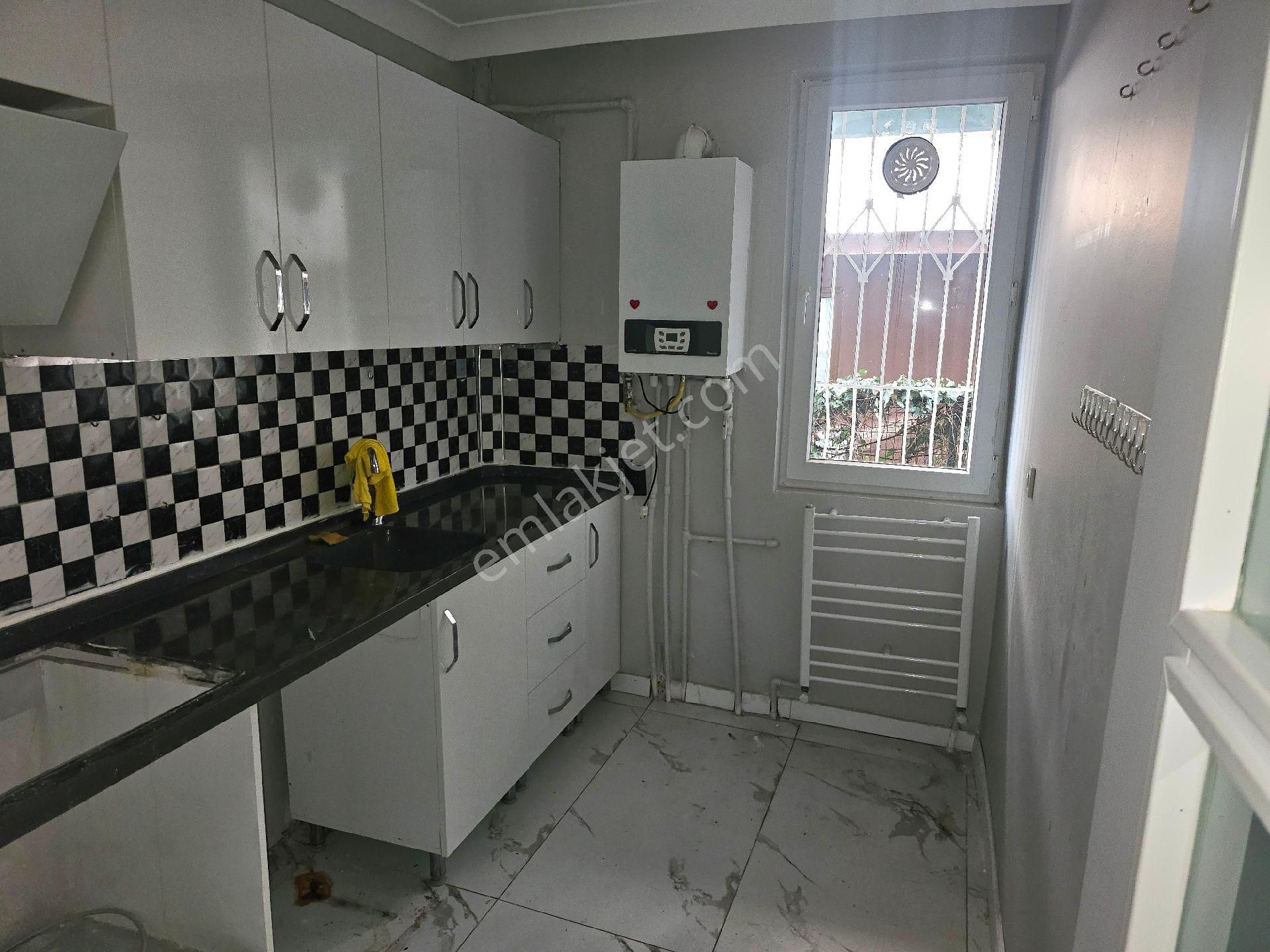 Gaziosmanpaşa Köroğlunda Bahçe Kullanımlı Bakımlı Kombili 3+1 - Görsel 13