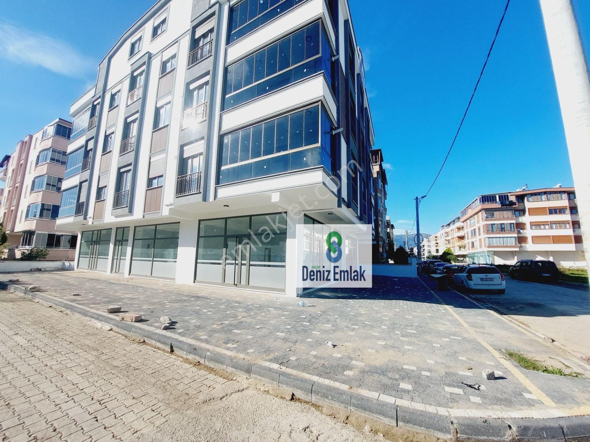Denizden Akçayda Denize 100 M Arakat Satılık 2+1 Daire.