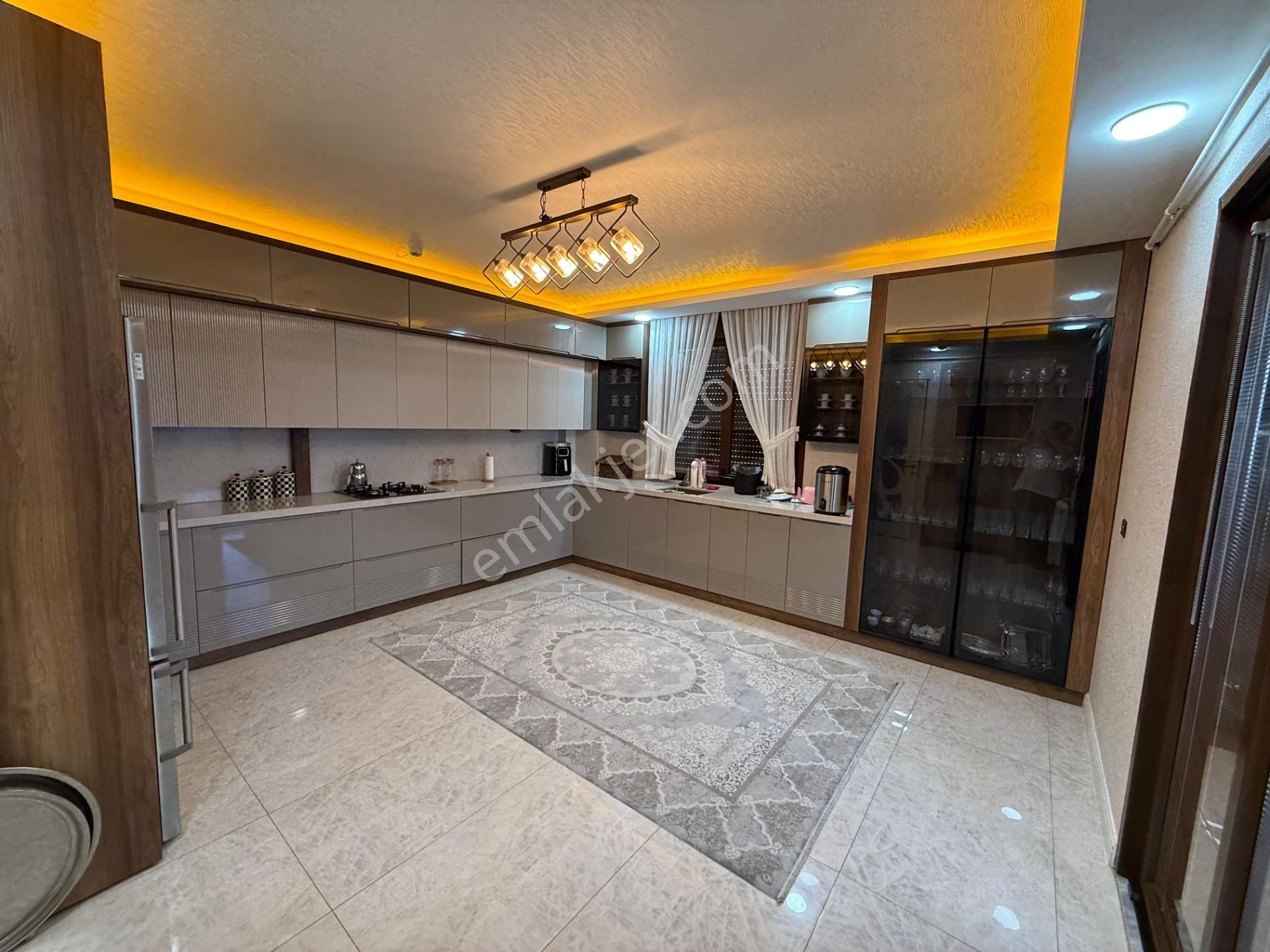 Yaşarsoy Gyodan K.köprü Karşıyaka Tekli Lüks Daire Fiyat Düştü