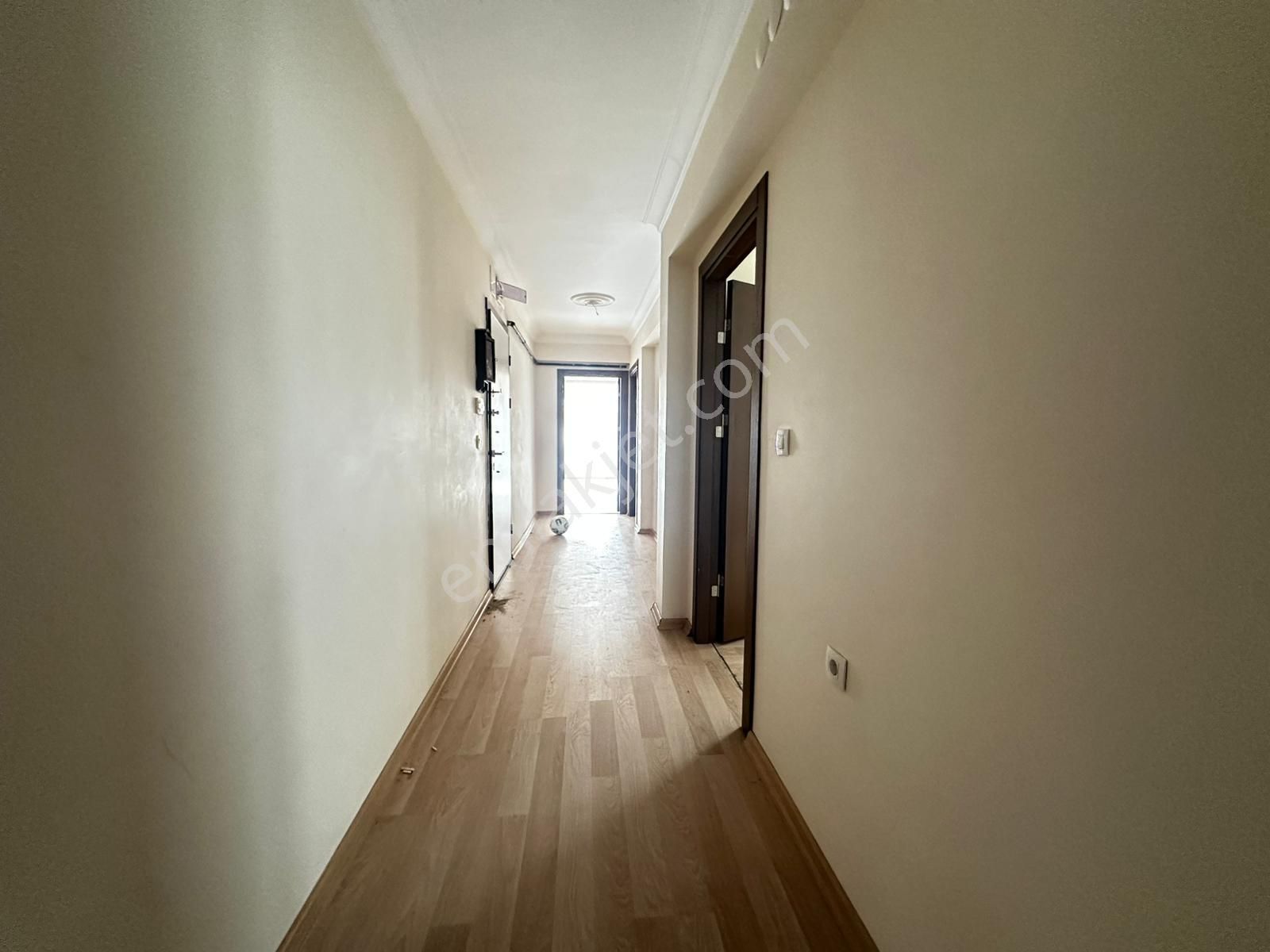 Esertepe'de Cadde Yakını Ara Katta Asansörlü Ebeveyn Banyolu 4+1 Fırsat Daire - Görsel 11