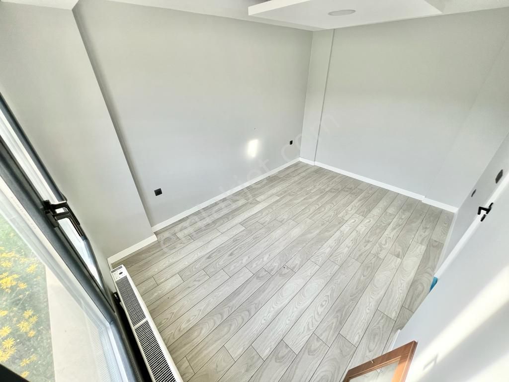 ✨akçay Ay Emlak'tan✨pelitköy'de Denize Sıfır Butik Sitede Yüzme Havuzlu Satılık 1+1 Lüks Daire - Görsel 16