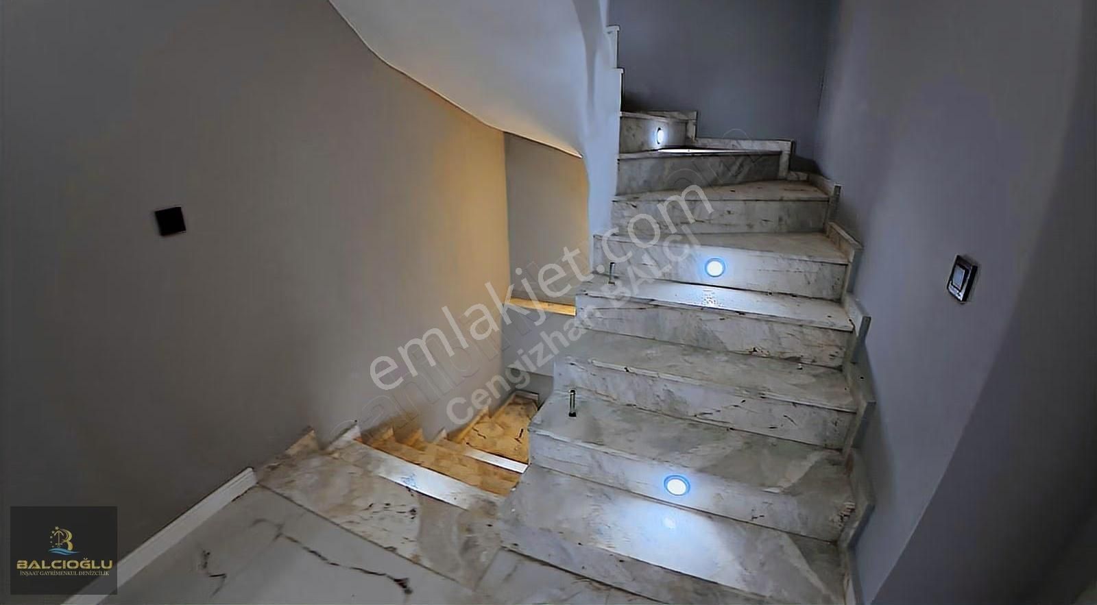 Balcıoğlundan Muhtsem Konumda Havuzlu-havuzsz Genş Bahçeli Villa - Görsel 17