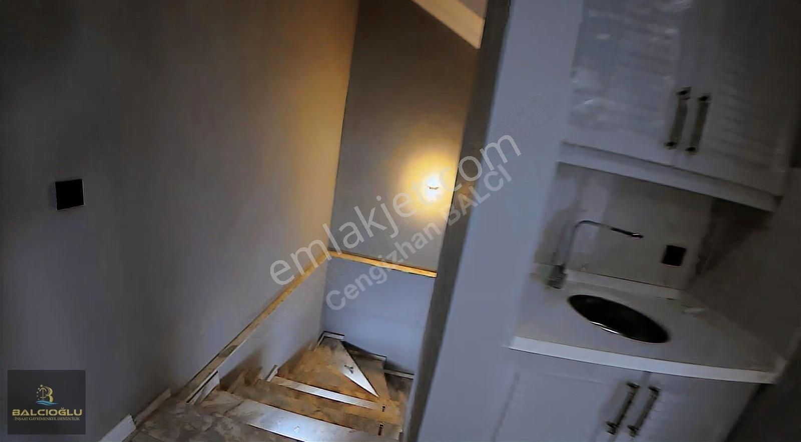 Balcıoğlundan Muhtsem Konumda Havuzlu-havuzsz Genş Bahçeli Villa - Görsel 15