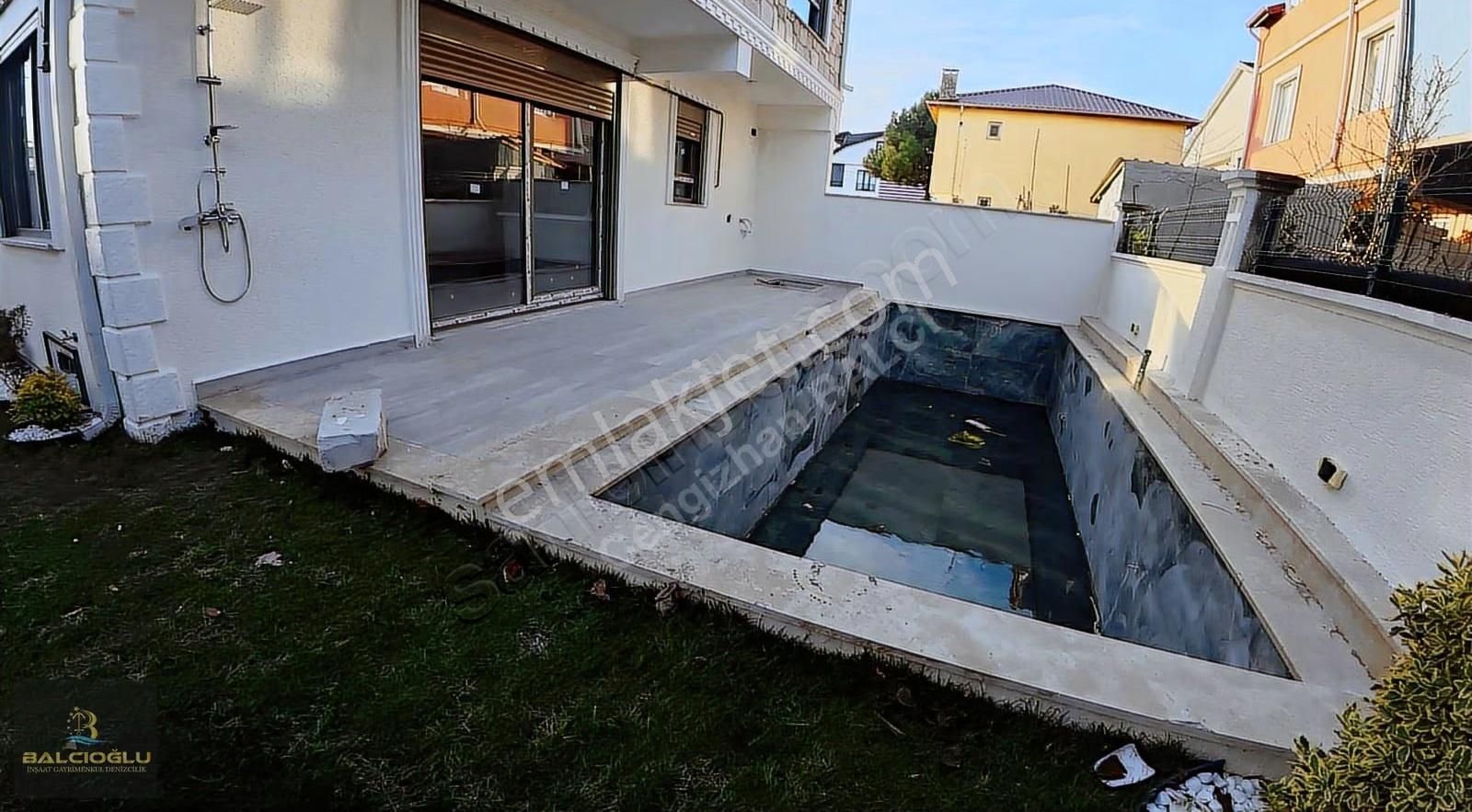 Balcıoğlundan Muhtsem Konumda Havuzlu-havuzsz Genş Bahçeli Villa - Görsel 19