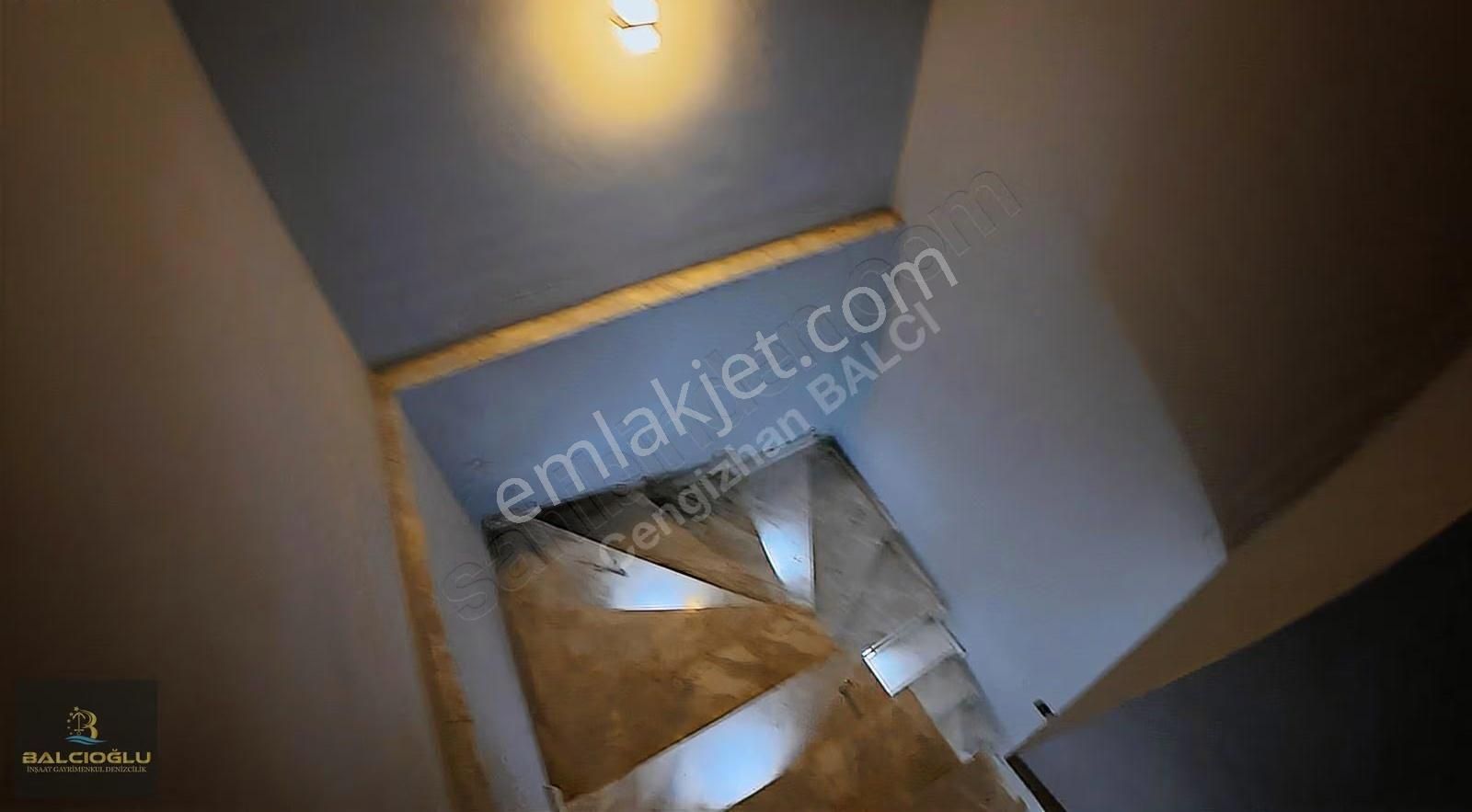 Balcıoğlundan Muhtsem Konumda Havuzlu-havuzsz Genş Bahçeli Villa - Görsel 22