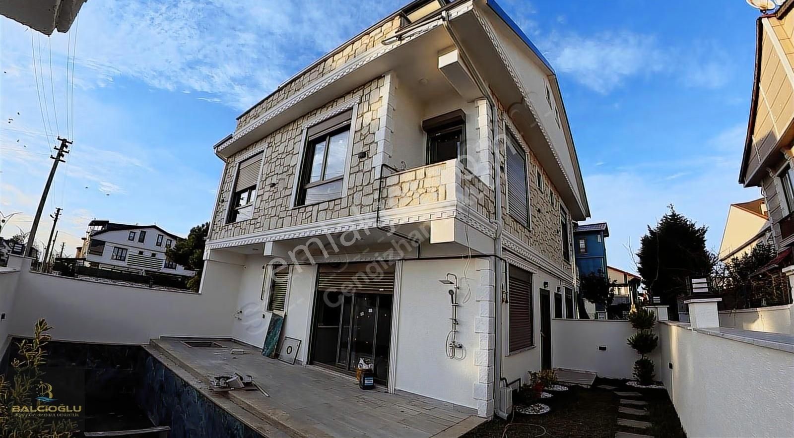 Balcıoğlundan Muhtsem Konumda Havuzlu-havuzsz Genş Bahçeli Villa - Görsel 13