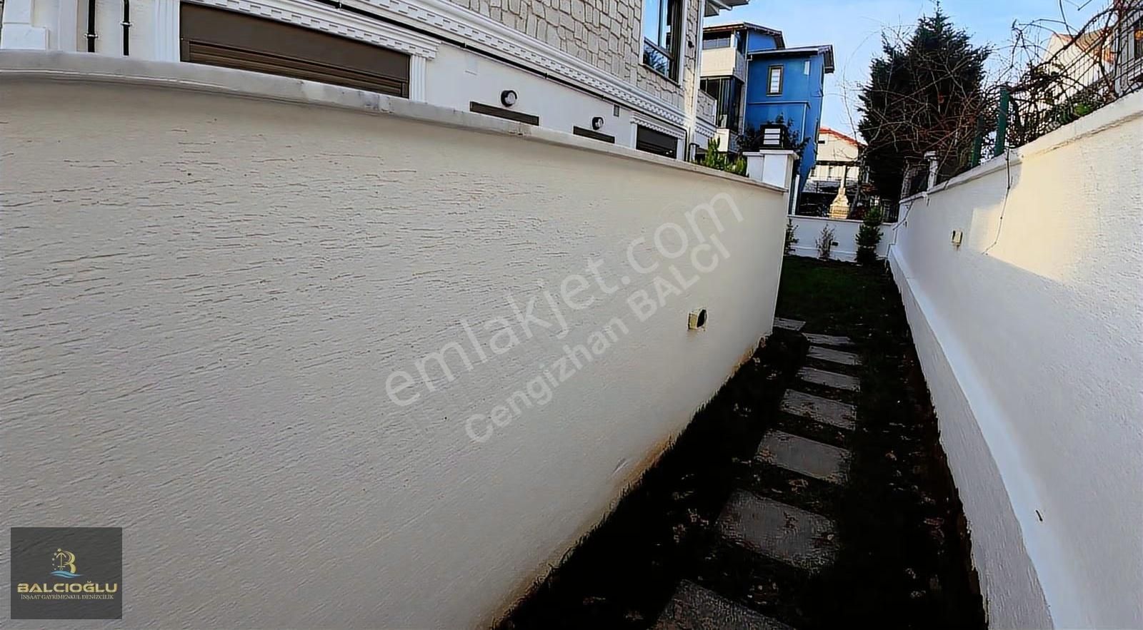 Balcıoğlundan Muhtsem Konumda Havuzlu-havuzsz Genş Bahçeli Villa - Görsel 11