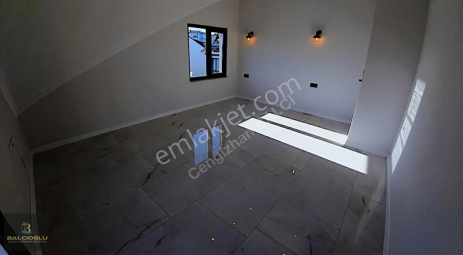 Balcıoğlundan Merkez Plajda Denize Ykn Ön Cephe Lx Triblex Villa - Görsel 2