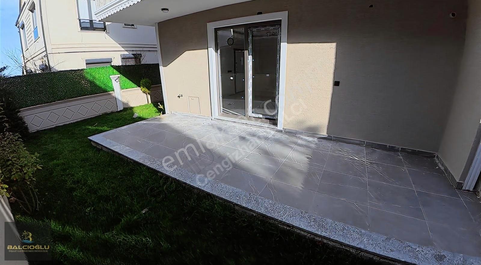 Balcıoğlundan Satılık Denize 50 M Lx Geniş Bahçeli Triblex Villa - Görsel 13