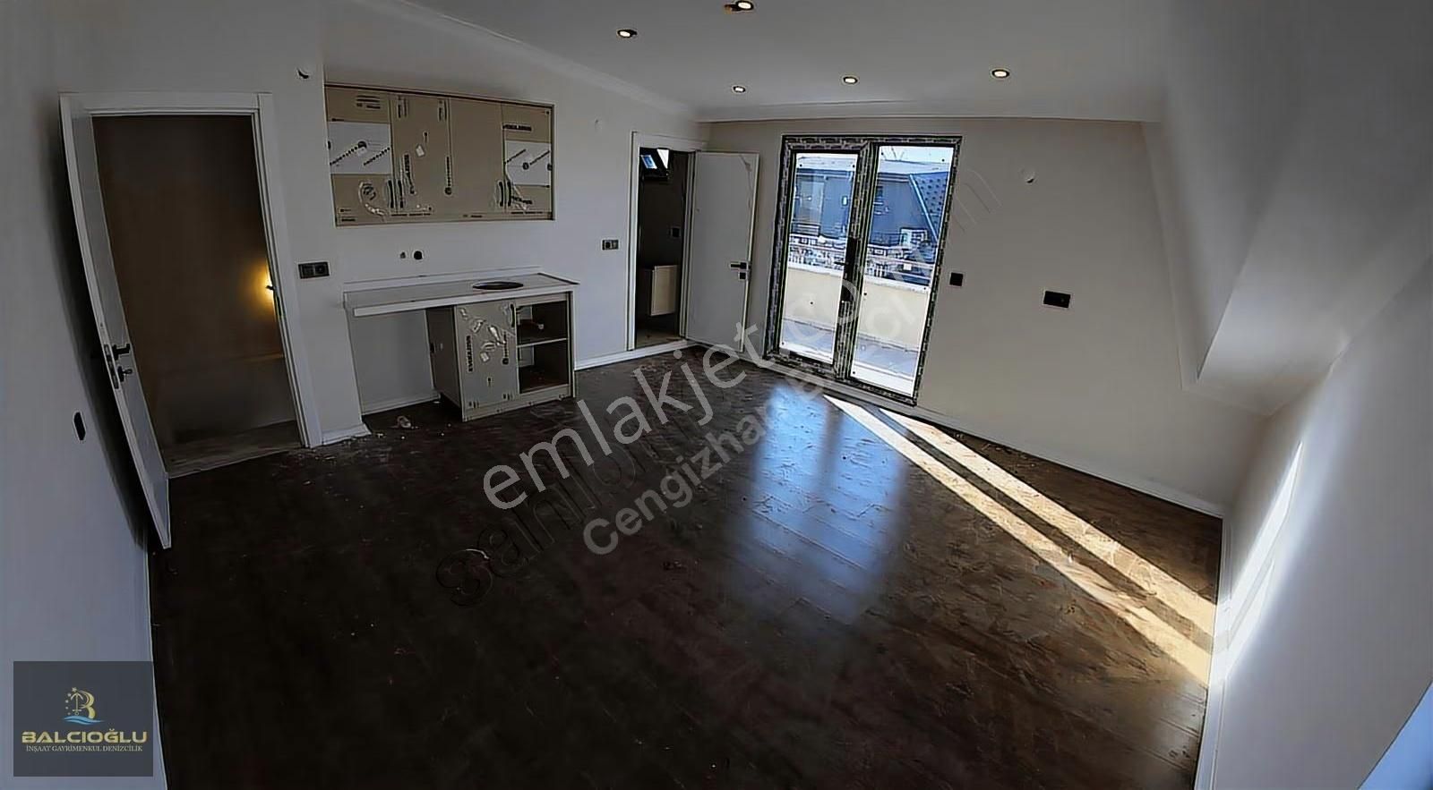 Balcıoğlundan Satılık Denize 50 M Lx Geniş Bahçeli Triblex Villa - Görsel 20