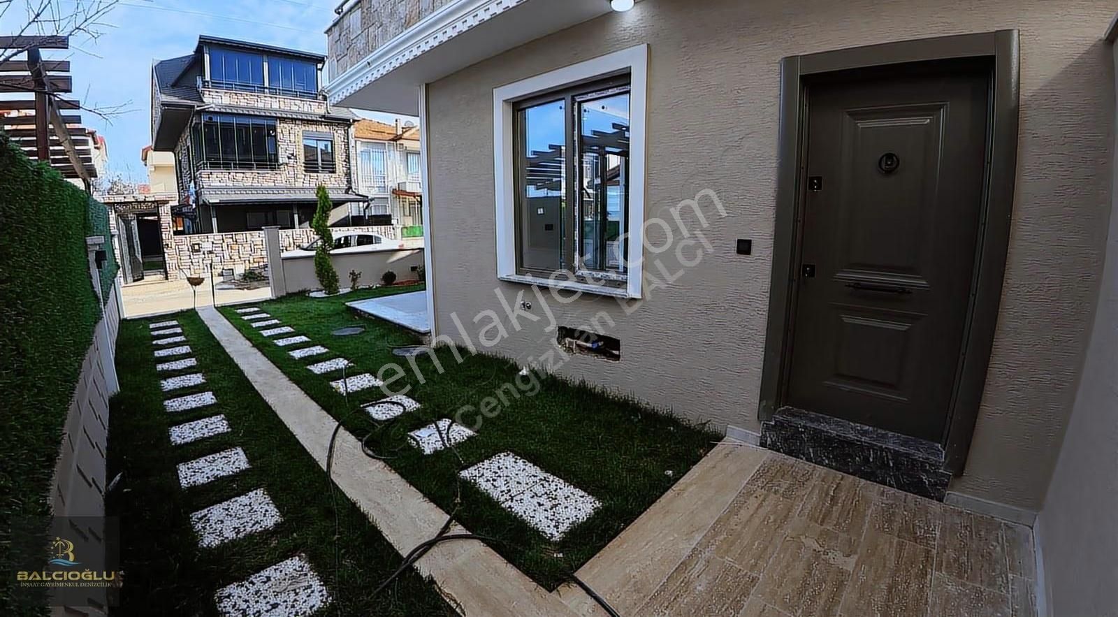 Balcıoğlundan Satılık Denize 50 M Lx Geniş Bahçeli Triblex Villa - Görsel 29