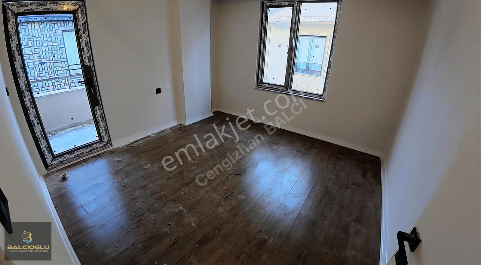 Balcıoğlundan Satılık Denize 50 M Lx Geniş Bahçeli Triblex Villa - Görsel 4