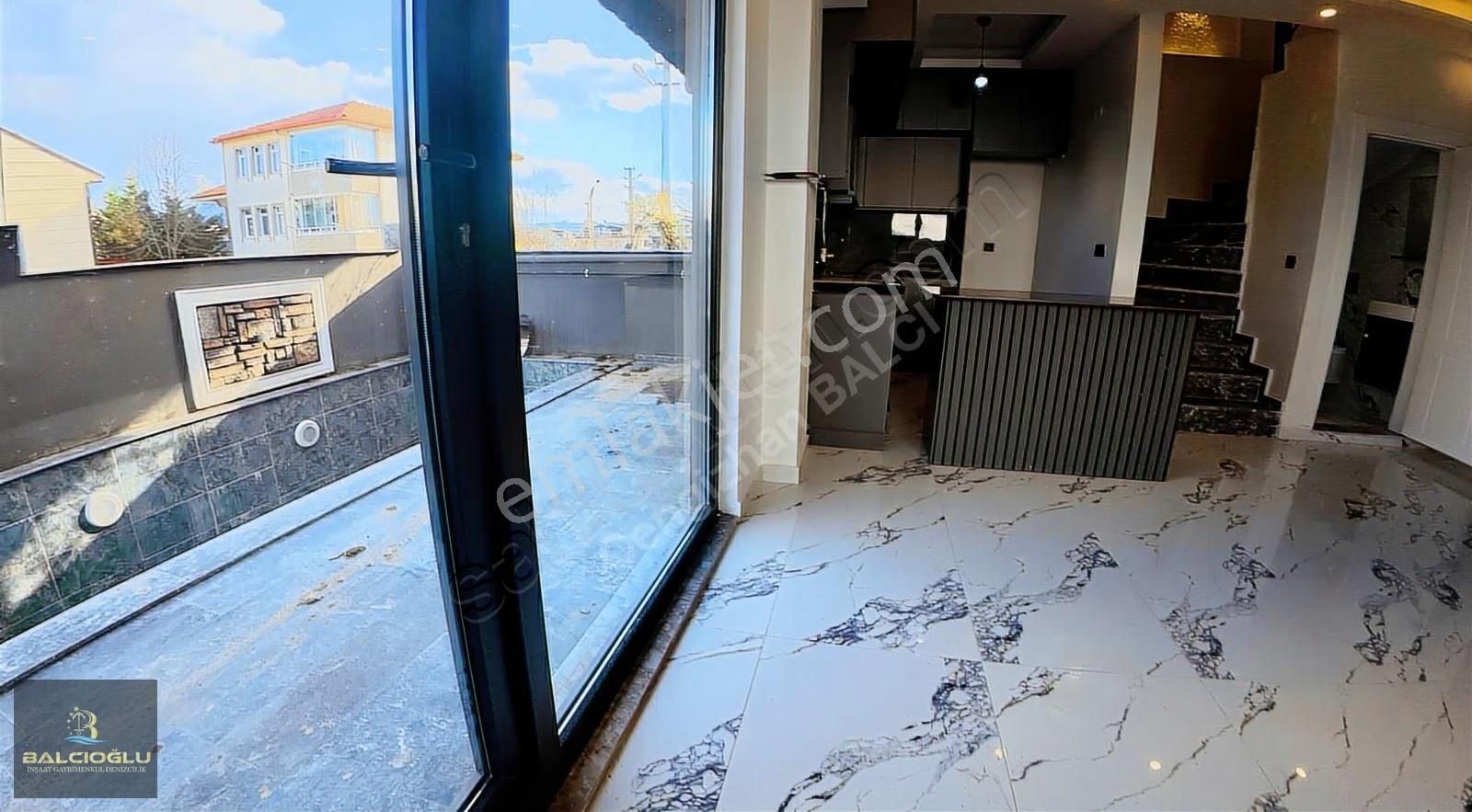 Balcıoğlundan Merkez Plajda Havuzlu Bahçeli Lx Triblex Villaa - Görsel 23