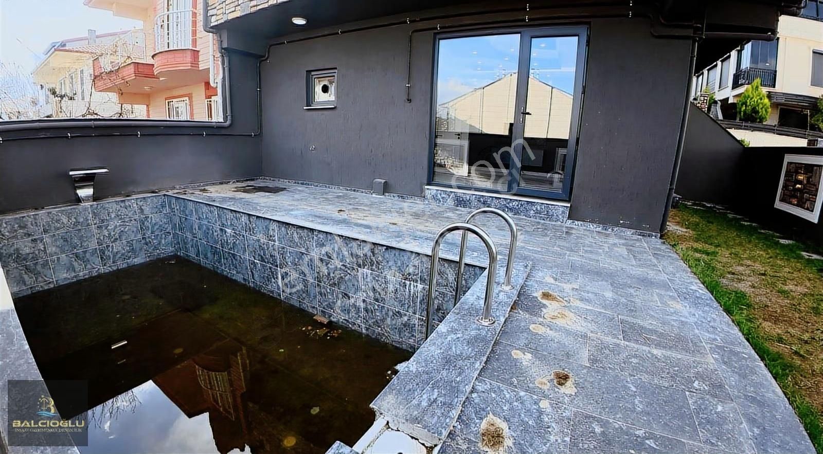 Balcıoğlundan Merkez Plajda Havuzlu Bahçeli Lx Triblex Villaa - Görsel 2