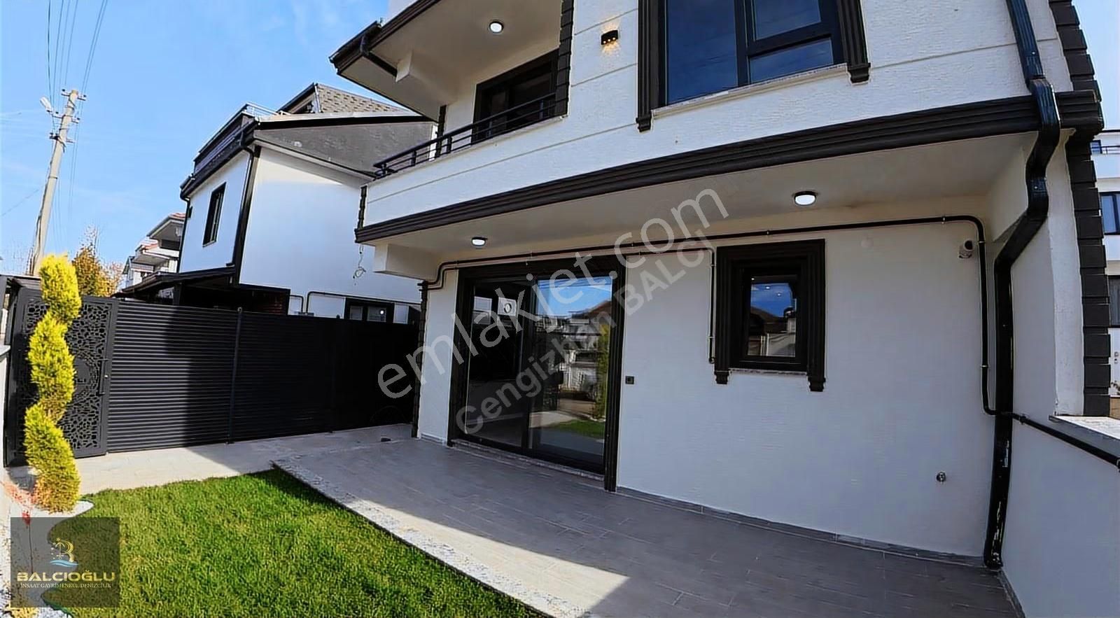 Balcıoğlundan Satılık Denize 200m. Gnş Bahçeli Lüx Triblex Villa - Görsel 9