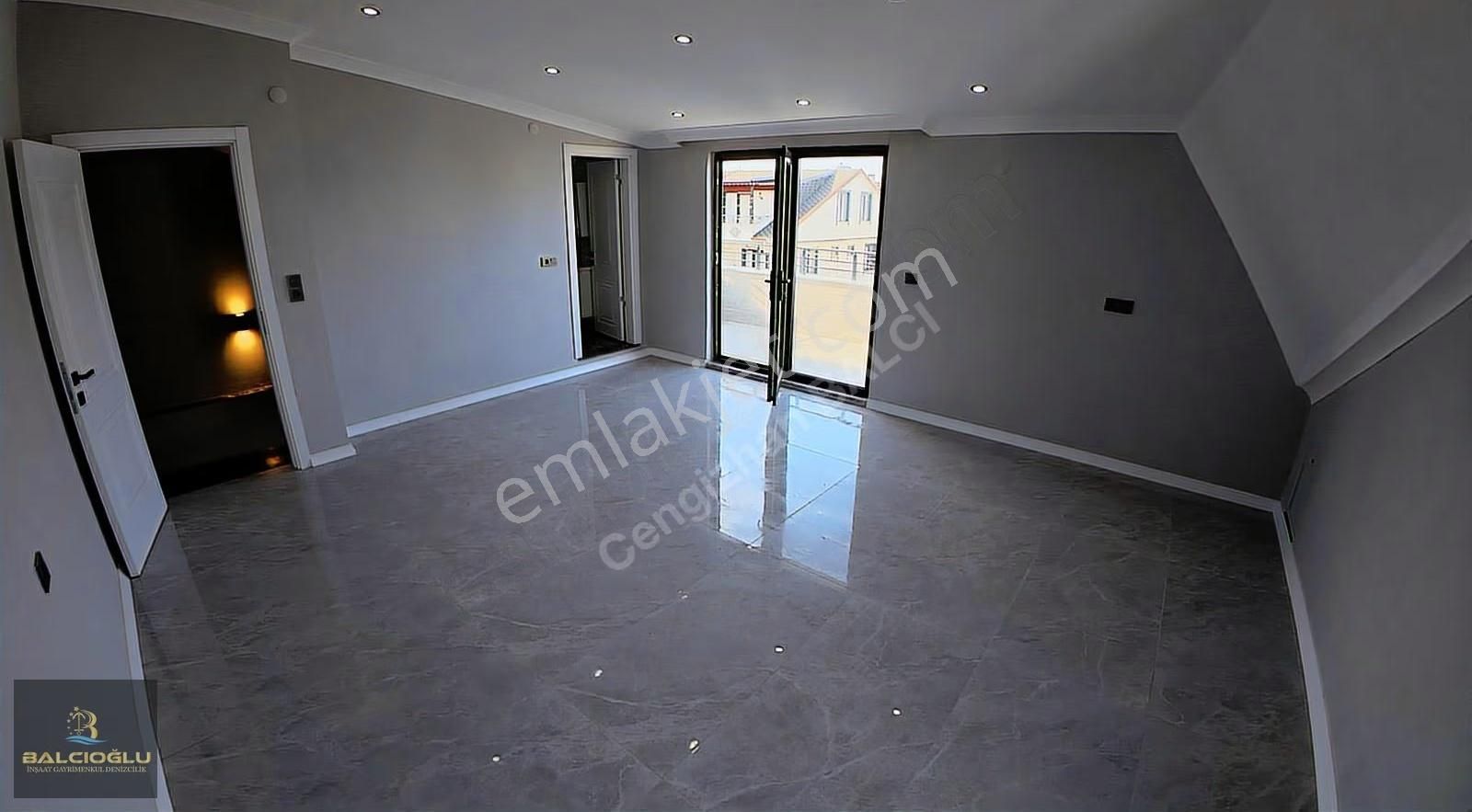 Balcıoğlundan Satılık Denize 200m. Gnş Bahçeli Lüx Triblex Villa - Görsel 6